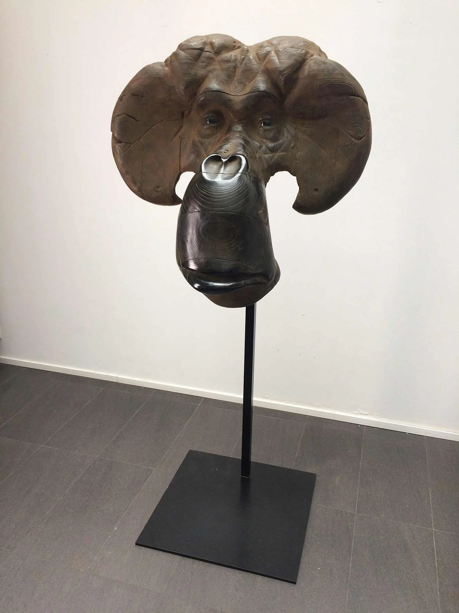 MASQUE-D'ORANG-OUTAN-VI,2019,bronze,180x80x60cm_web.jpg