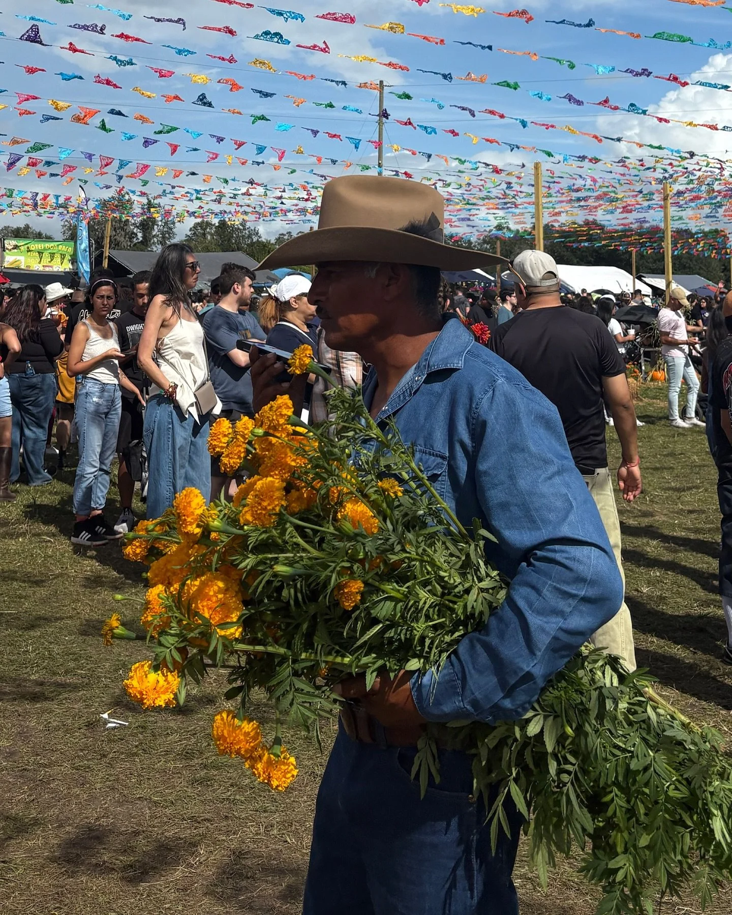 A look into the past few weeks &mdash; the people, moments, and small shifts that have been keeping me grounded and inspired. ✨

#LifeLately #Mood #CreativeFlow #InTheMoment #EverydayMagic #VisualDiary #PhotoDump #CandidMoments #AuthenticVibes #SlowL