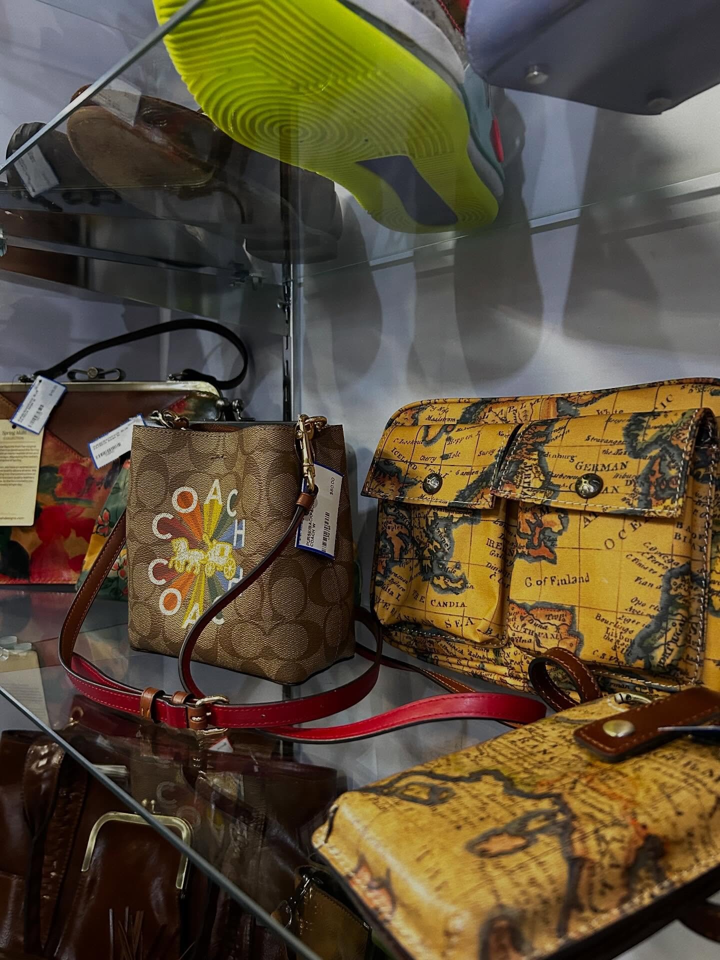 Taking a peep into our case at px knox! She&rsquo;s filled with plenty of pieces to start your spring wardrobe right!✨🌼🌷