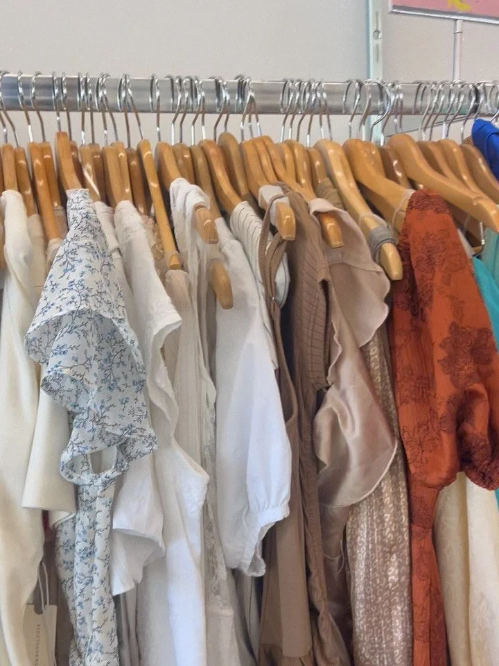 Shipping dresses at alcoa is now easier than ever after your floor reset✨🌸 

not only is there more room for more dresses but they&rsquo;re conveniently along the wall for easy shopping! see you soon :)