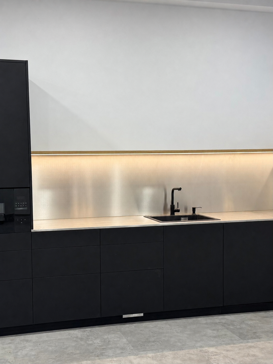 COCINA_1_FRONTAL.PNG