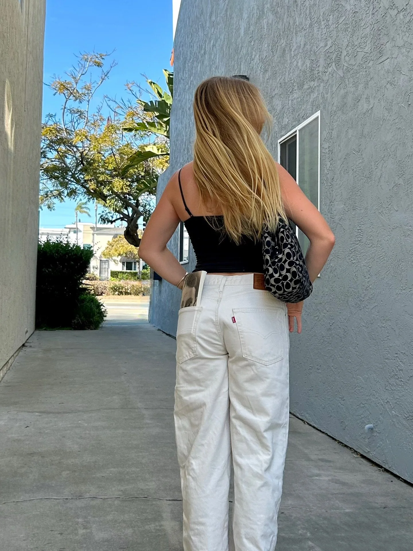 only a few tix left for The Preface by @b0und.club event ⭐️ come hang with me to talk about pursuing passion &amp; creativity + vintage shopping &amp; book swap!

see ya thereeeee link in bio <33
