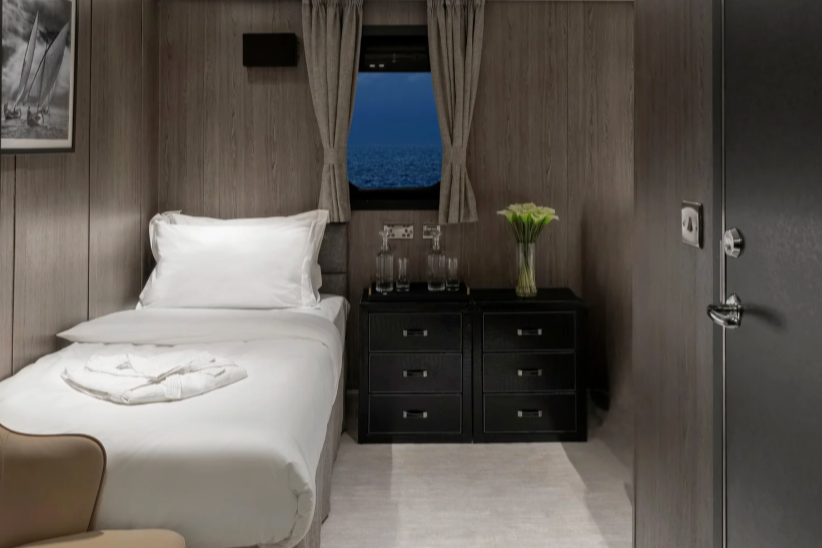 ODYSSEY SINGLE $9 740USD