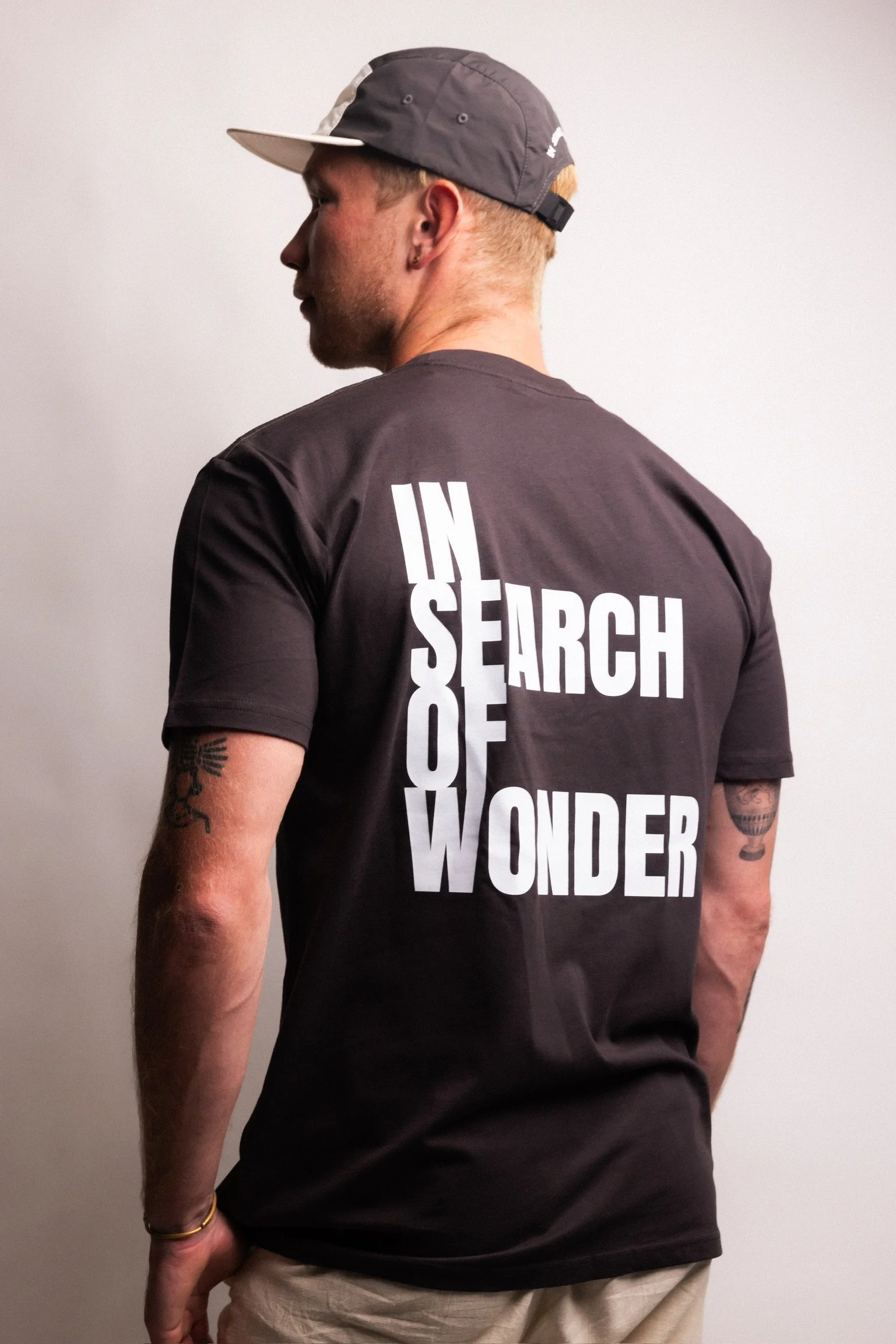 FAR CORNERS "IN SEARCH OF WONDER" TEE SHIRT