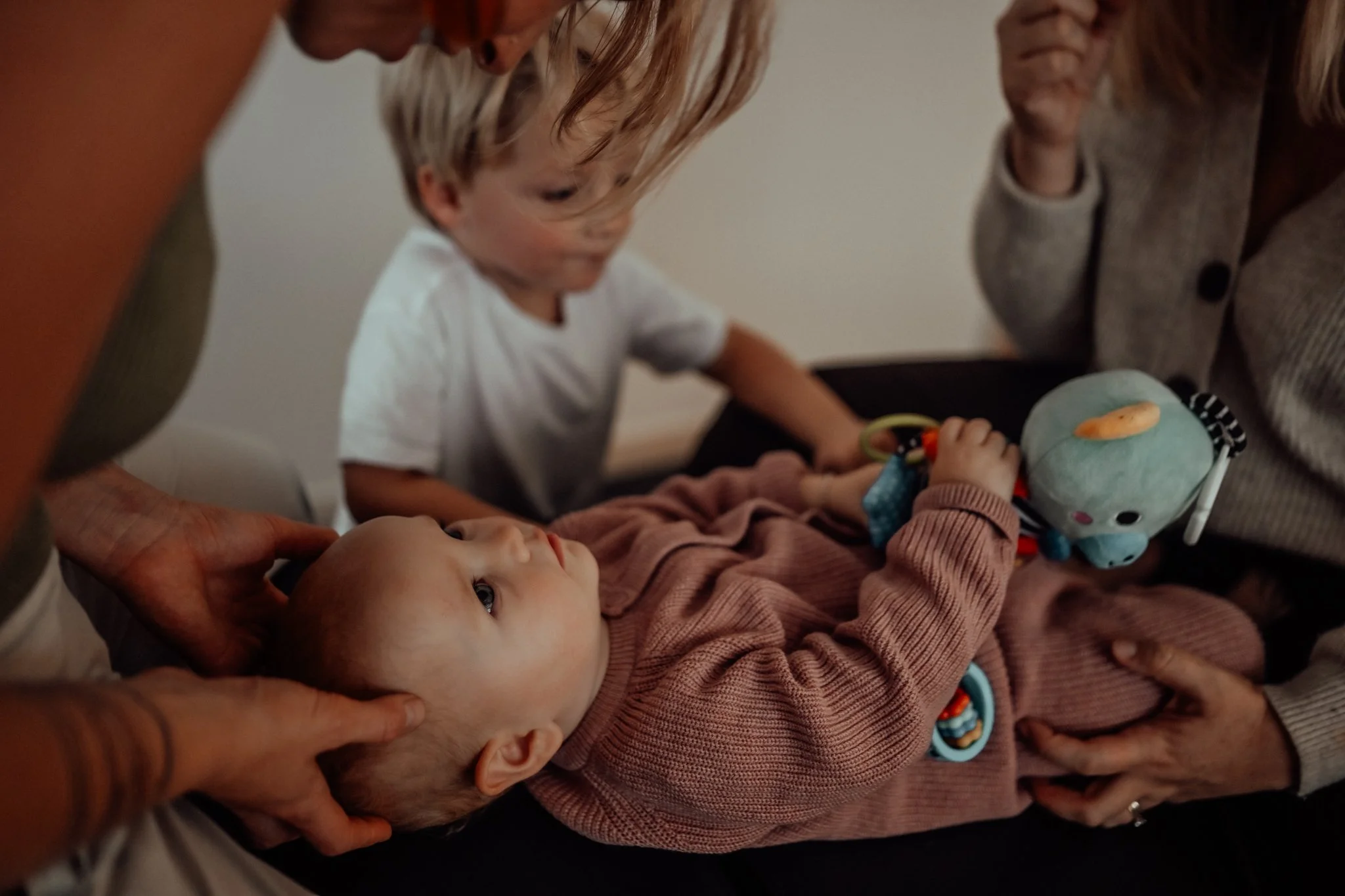 Why Does my baby always look to one side? Plagiocephaly &amp; head preference explained.