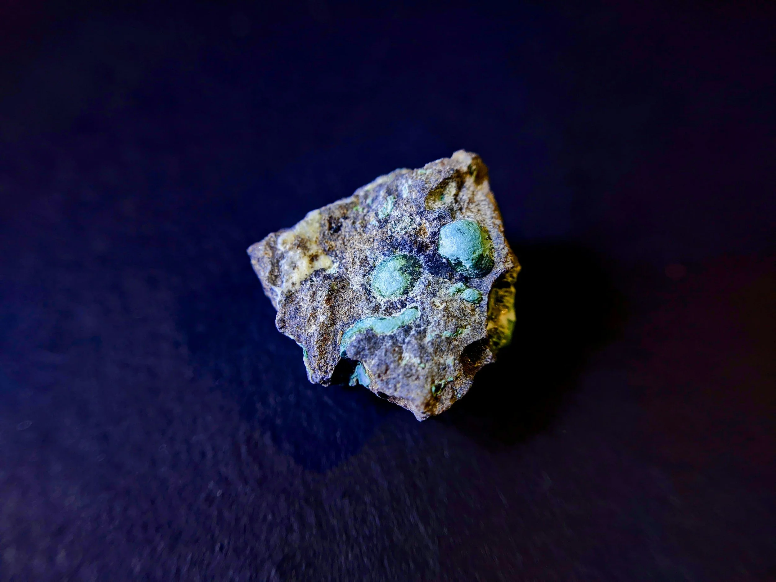 What happens if  I accidentally consume uranium ores?