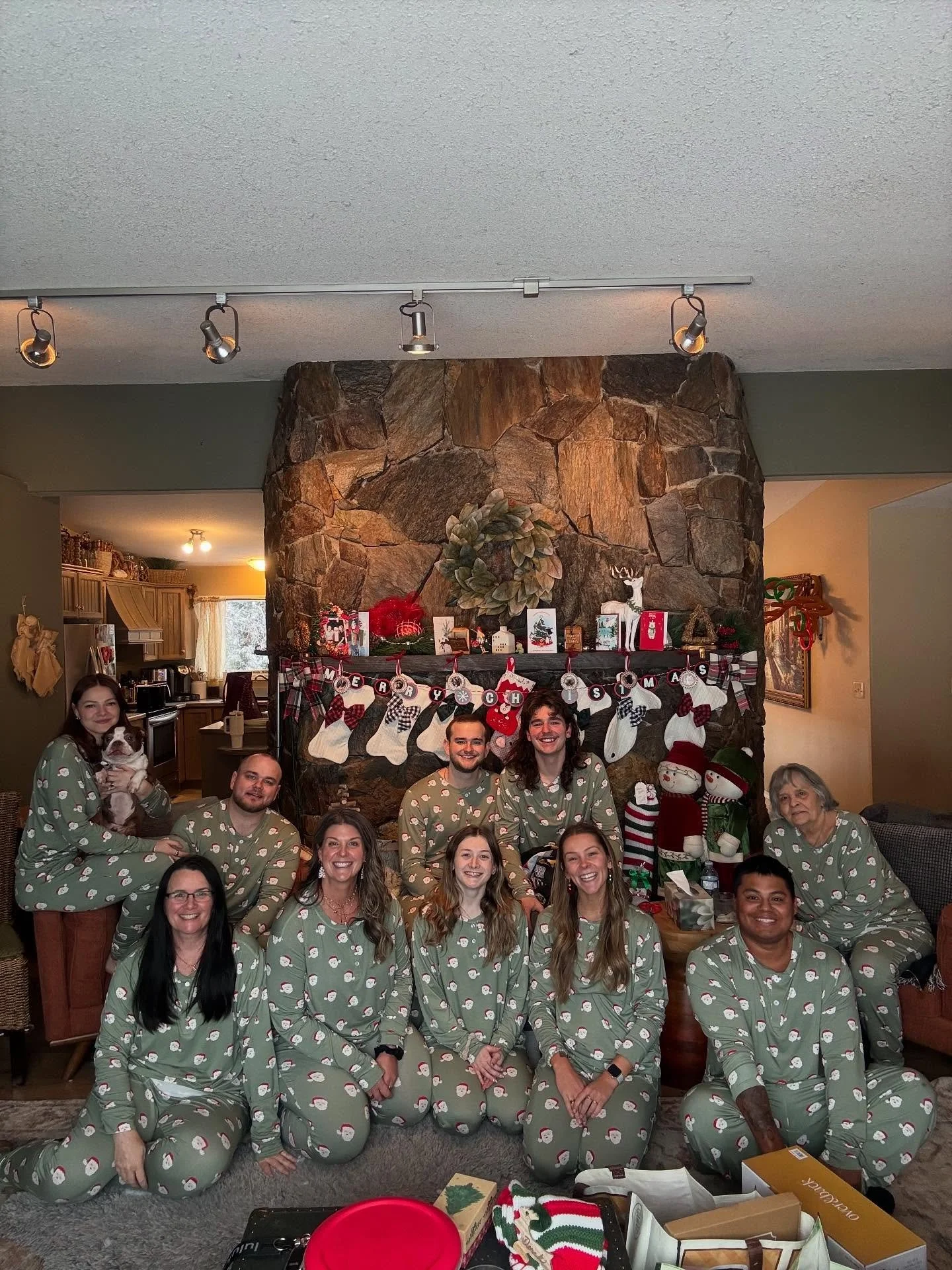 Merry Christmas to all, and to all a goodnight 🎄