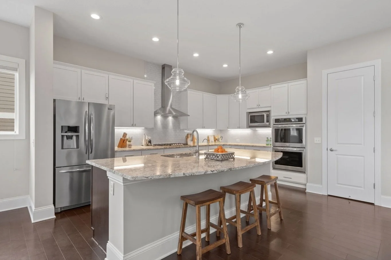 FOR SALE in Plymouth-Wayzata Schools!

6 Bed| 5 Bath| 3 Car| 4,367 SQ. FT.

6015 Kimberly Lane N #Plymouth 

Beautifully designed 2016 built home in the highly sought after Wayzata Public Schools offering 4,367 finished square feet, a functional layo