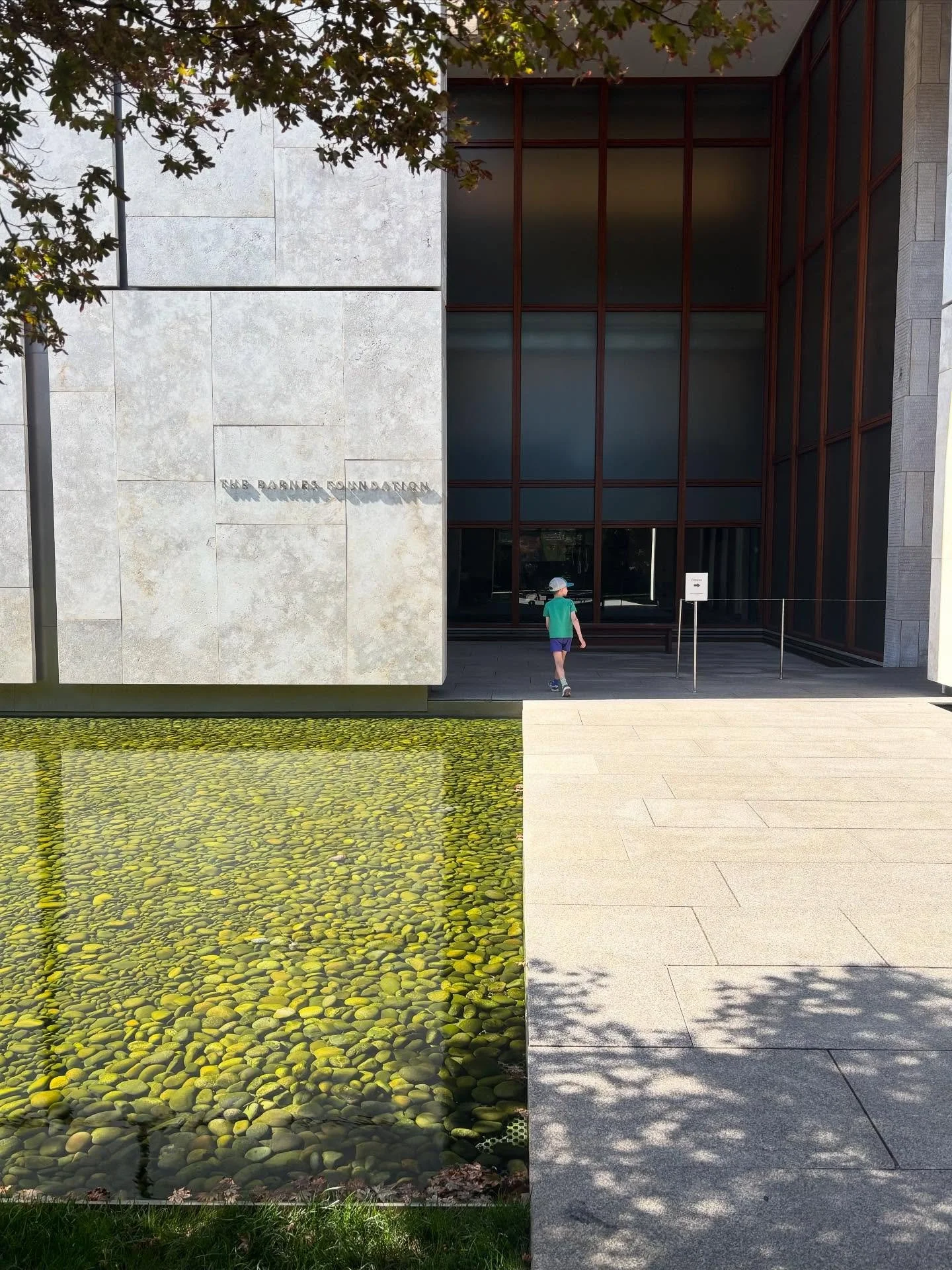 The vessel is as 💯 as the art contained within it. 🖼️