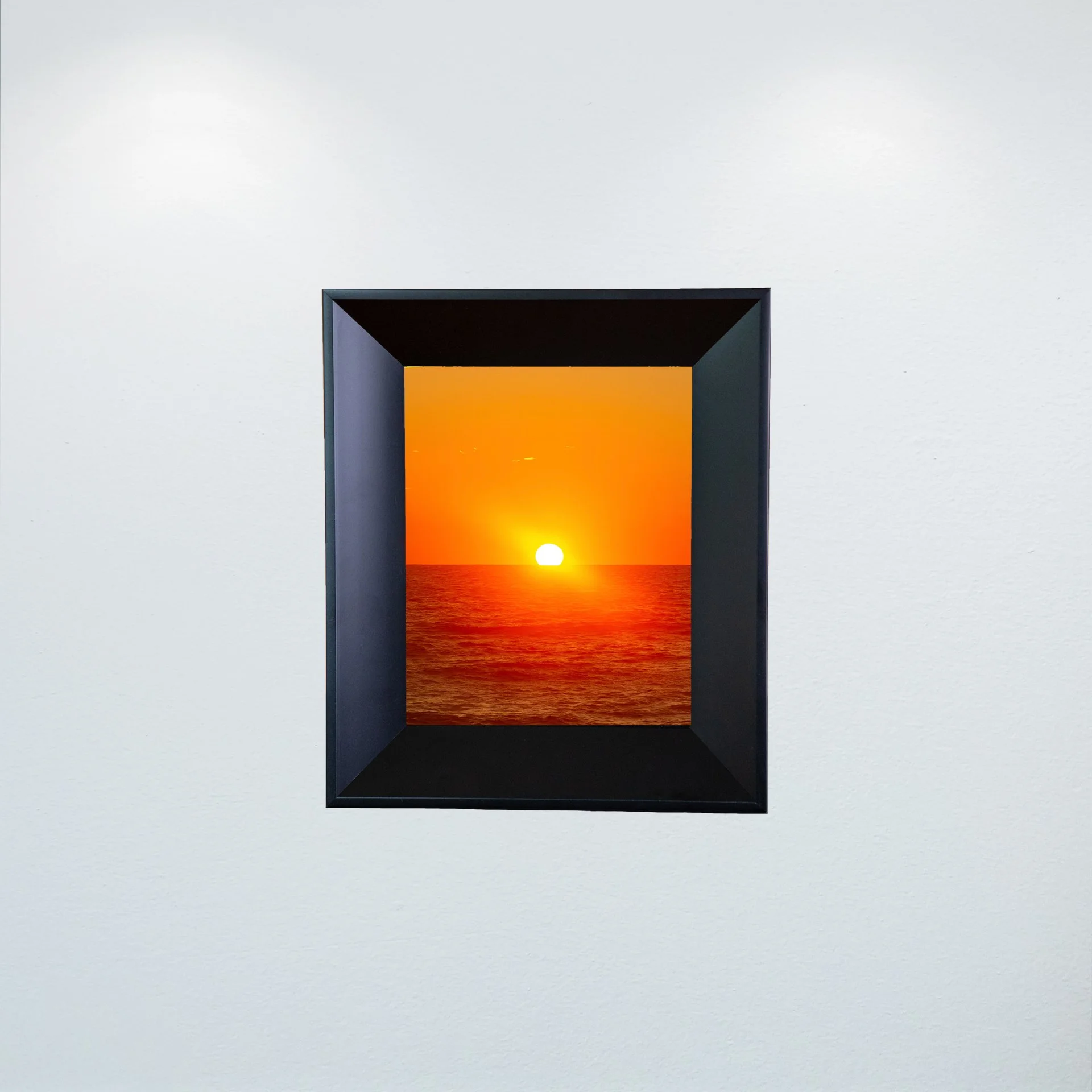 1:10 Hatteras Horizon Hot Sun Flare- Mini.jpg