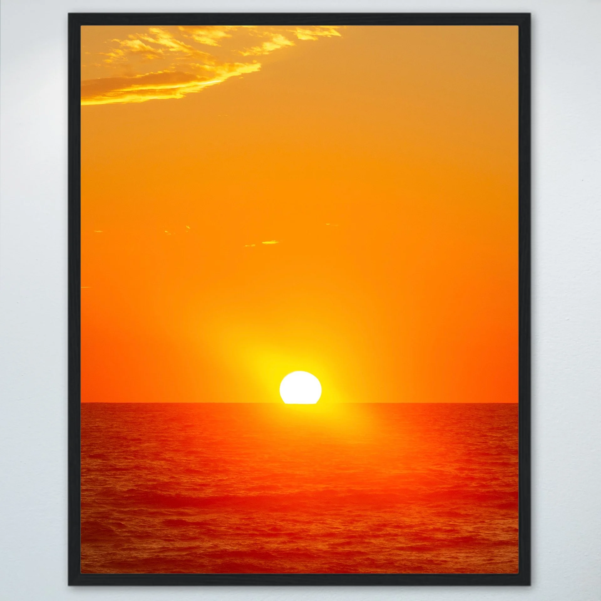 1:10 Hatteras Horizon Hot Sun Flare- Wood.jpg