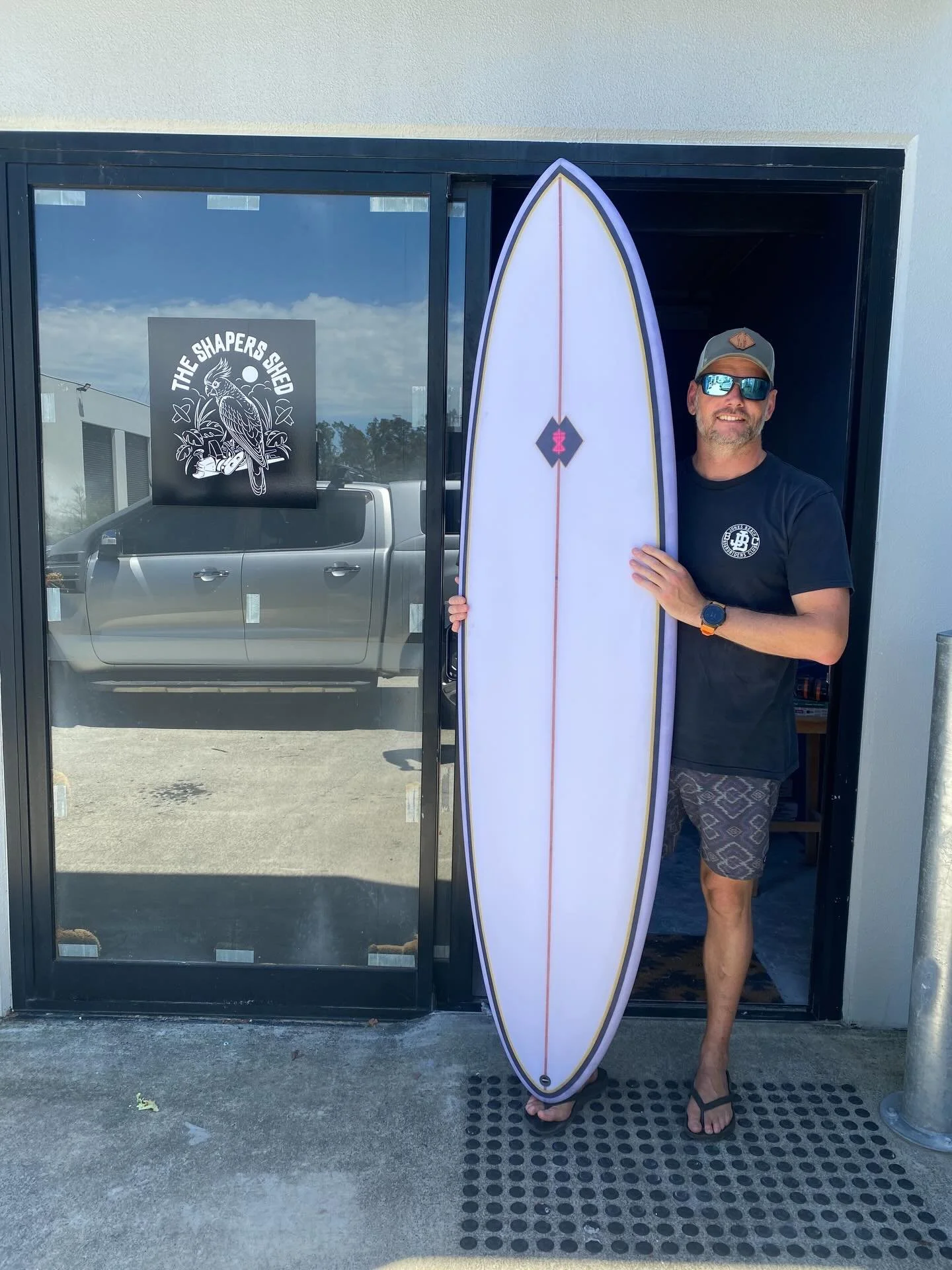 A few weeks ago Gareth @batsming came to the shed to learn how to hand-shape and glass his own board. Gareth wanted to further his knowledge to help support his local board riders club with repairs. Over the course of 5 days we worked through the pro