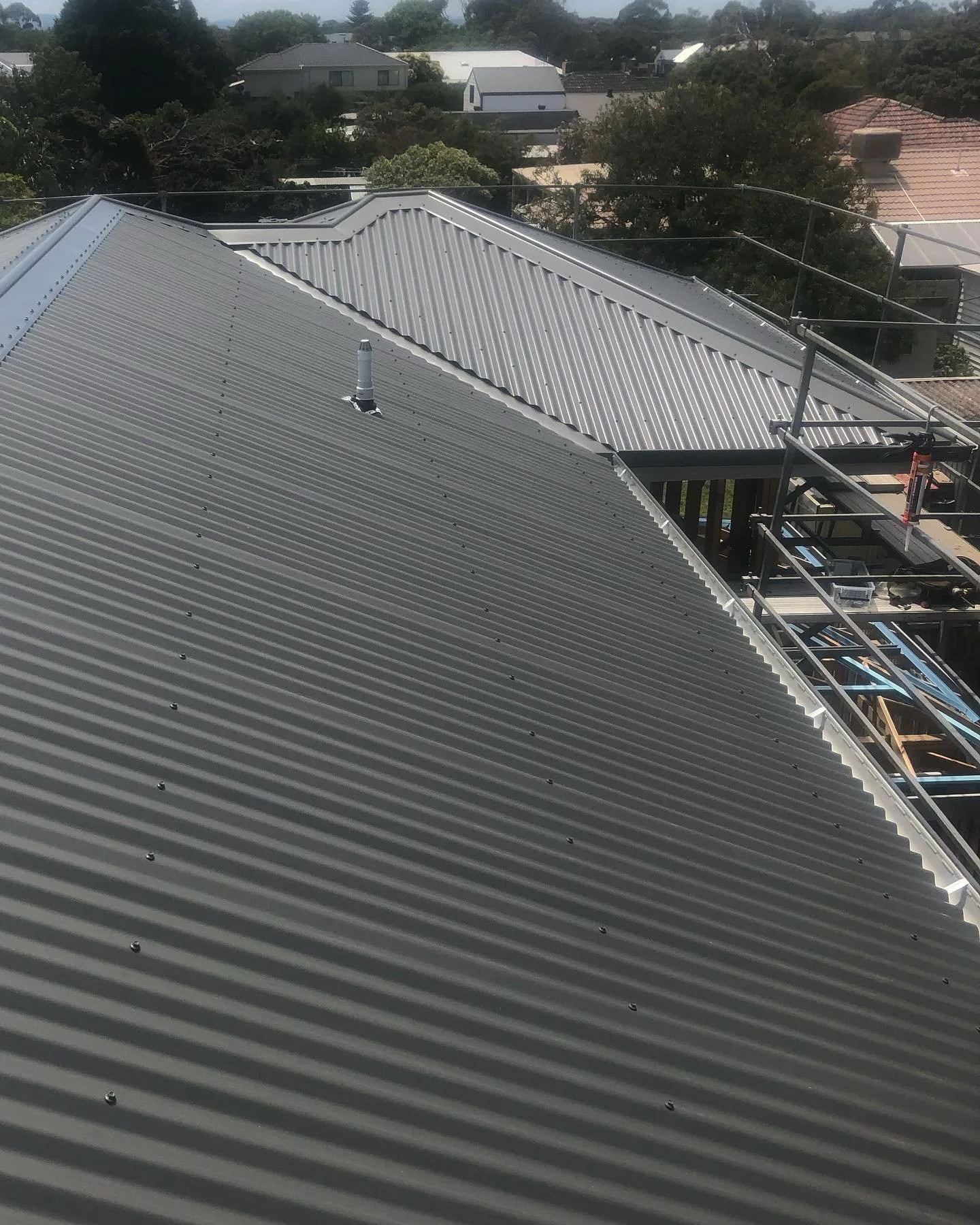 Another job complete. Corrugated roof in Woodland Grey @colorbondsteel #corrugatedroof #newroof #melbourneroofer