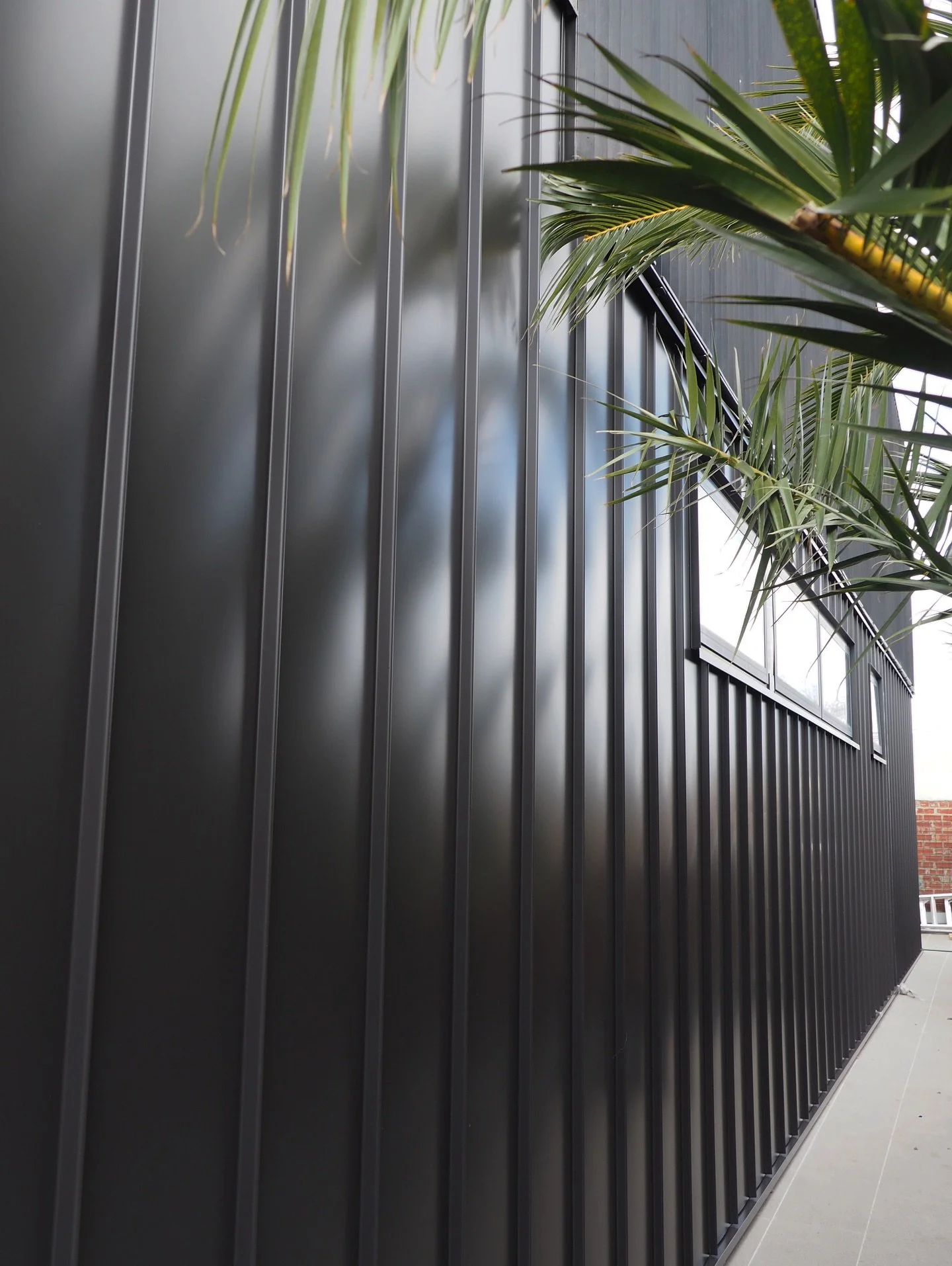 It&rsquo;s all in the details 👌🏼. Nail Strip metal cladding in Monument @colorbondsteel #metalcladding #melbournecladding