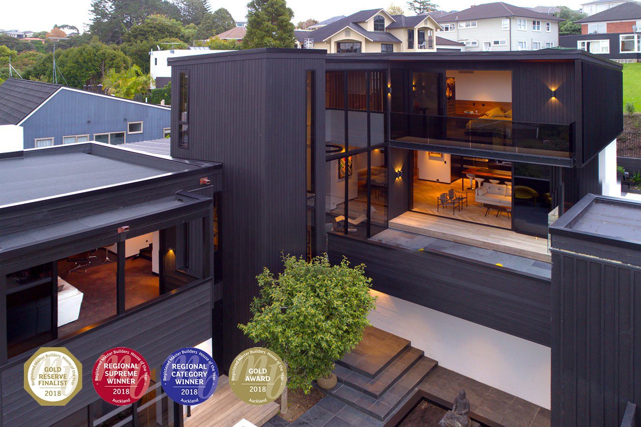 View towards House of the Year Winning Hargraves Homes project where Swift Roofing installed a new Trimrib Roof - Image c/o House of the Year / Hargraves Homes
