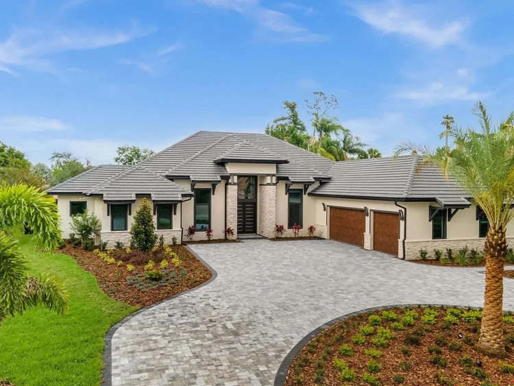 Florida home exterior — cinematic video