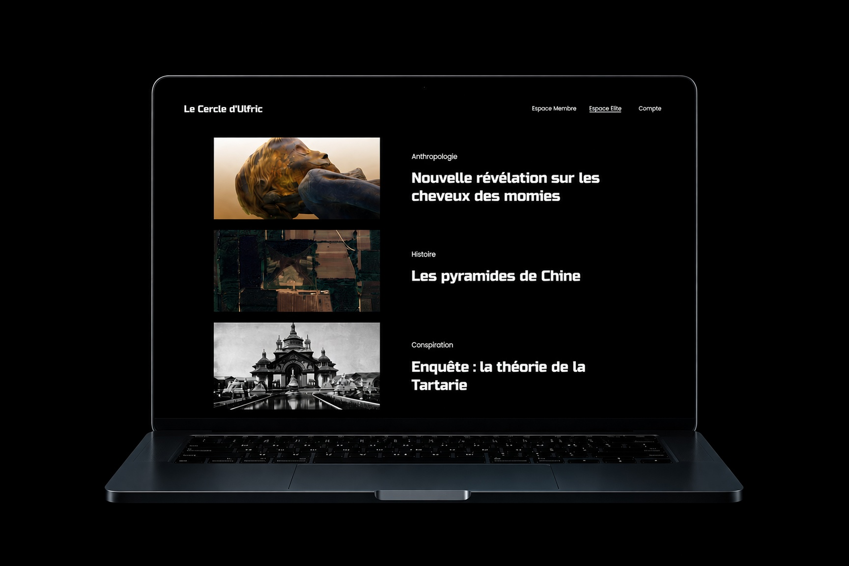 Un ordinateur portable affichant une page web sombre avec trois sections d'articles : un avec une sculpture en forme de tête pour une nouvelle révélation sur les cheveux des momies, un autre avec une image de pyramides pour un article historique, et le dernier avec une image de bâtiments pour une enquête sur la théorie de la Tartarie.