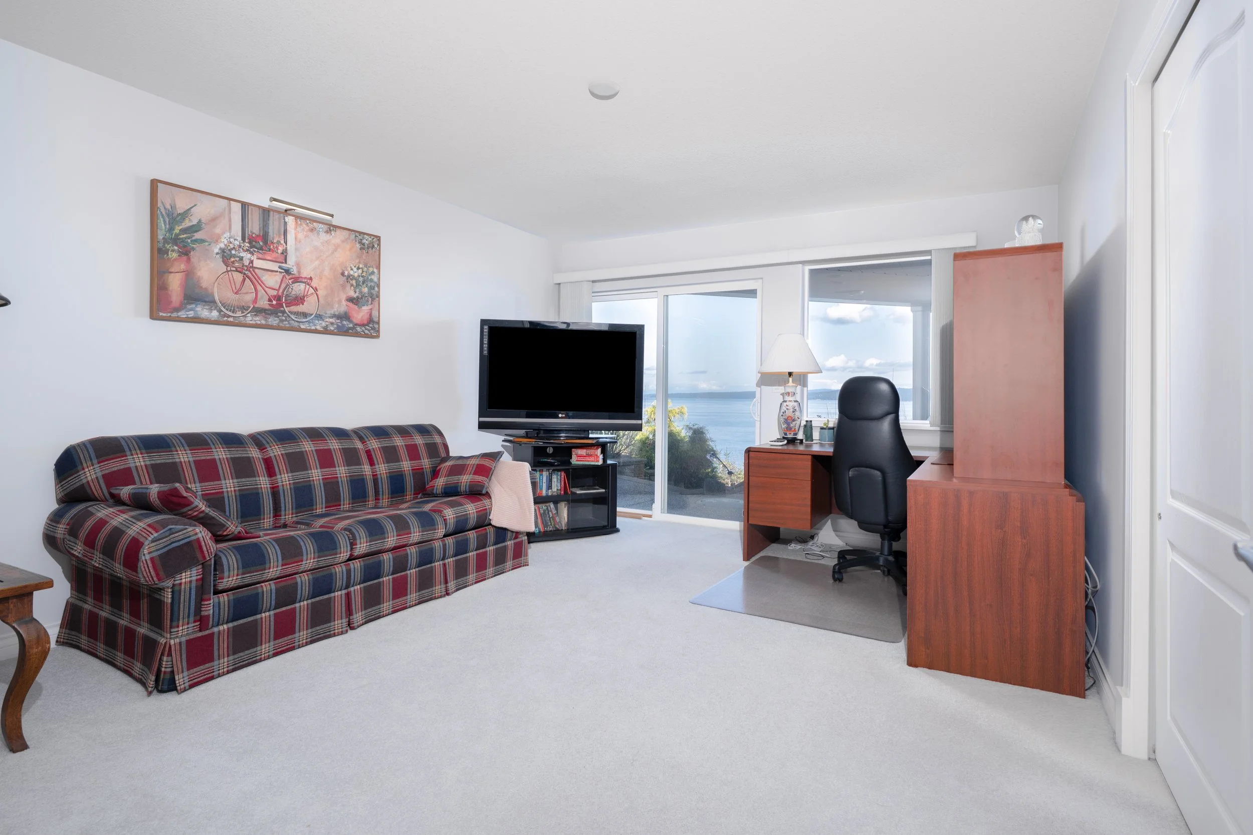 Bedroom 5-1.jpg