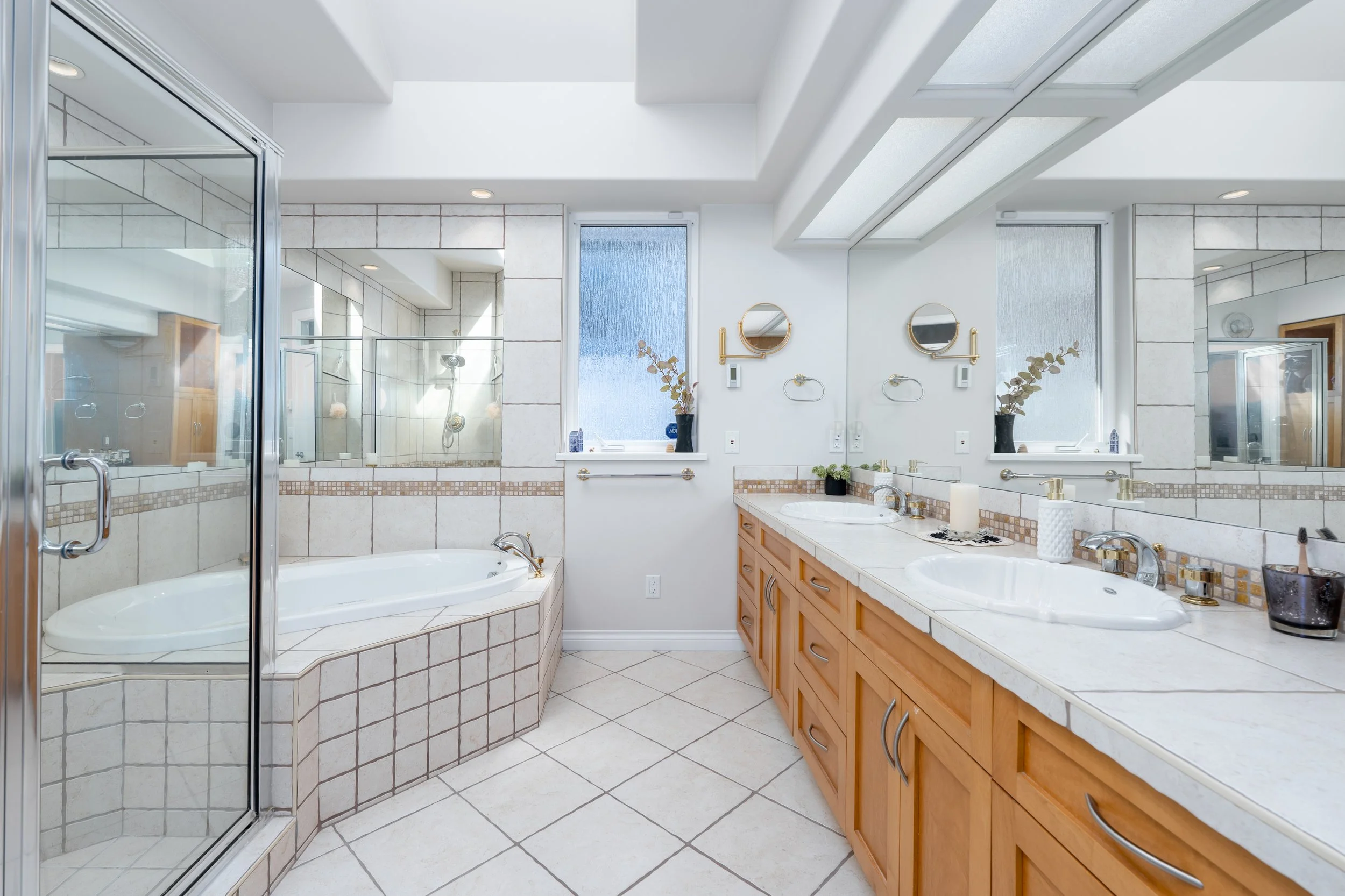 Primary Ensuite 1.jpg