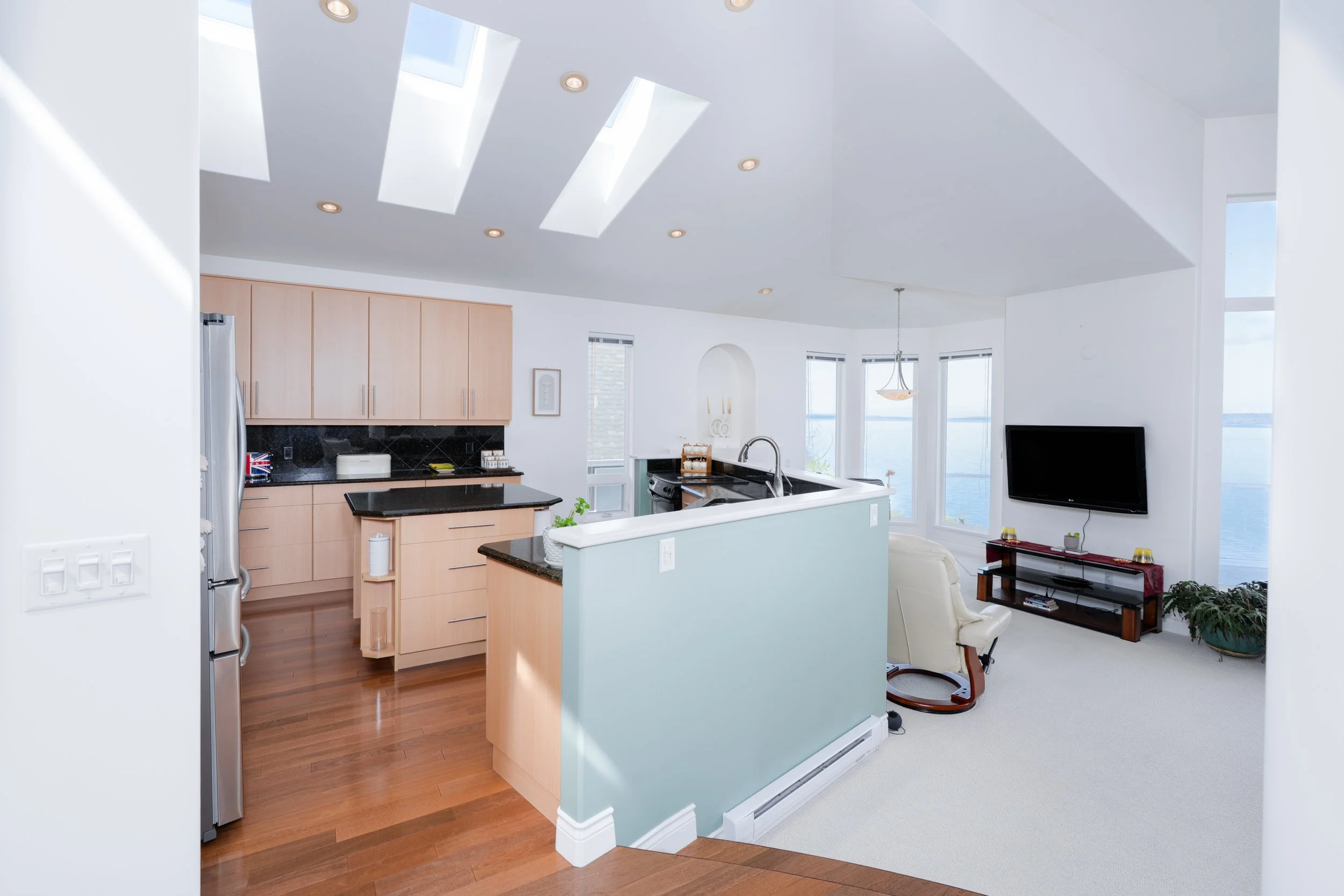 Kitchen & Living 1.jpg