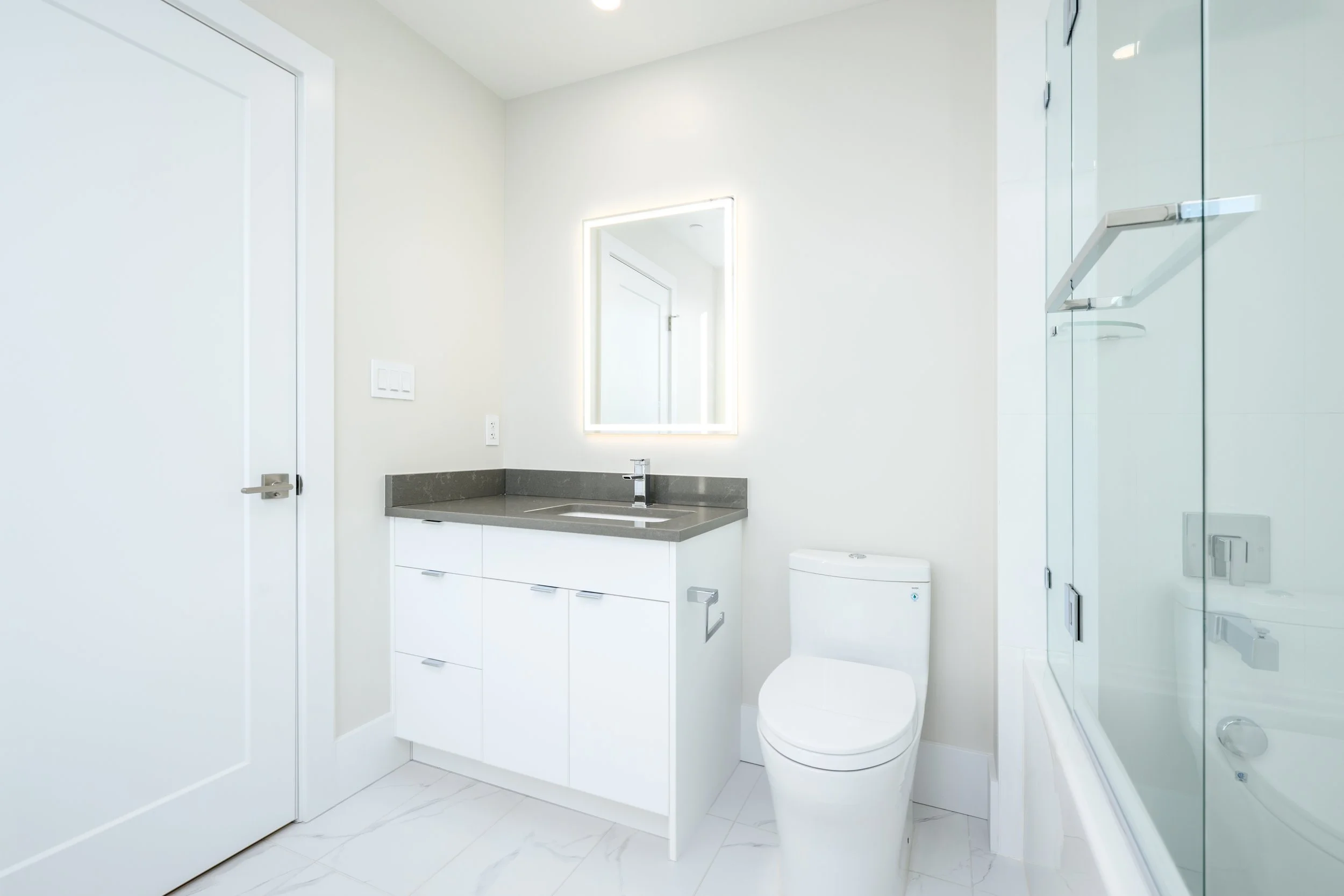 Second Ensuite 2.JPG