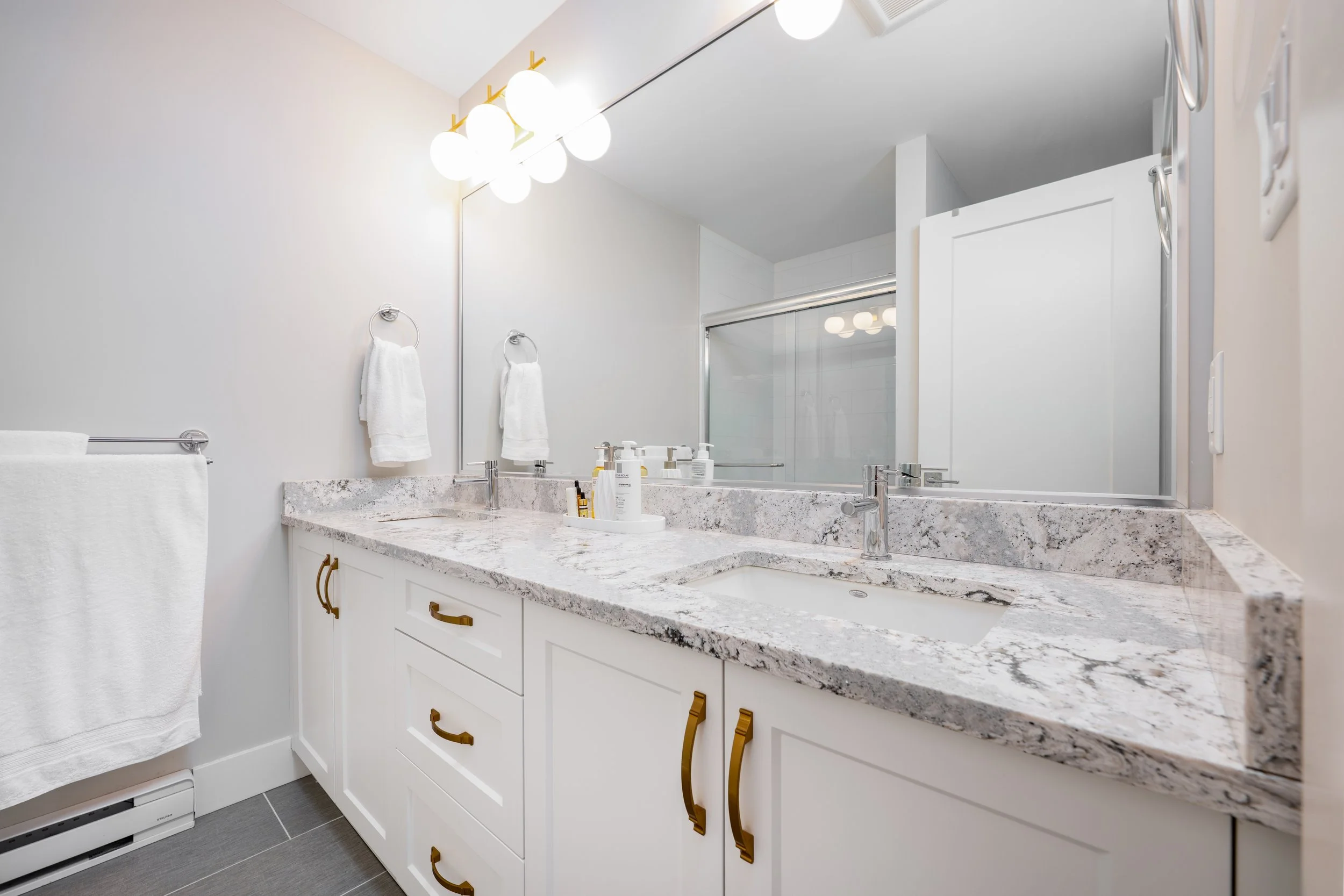 Primary Ensuite 1.jpg