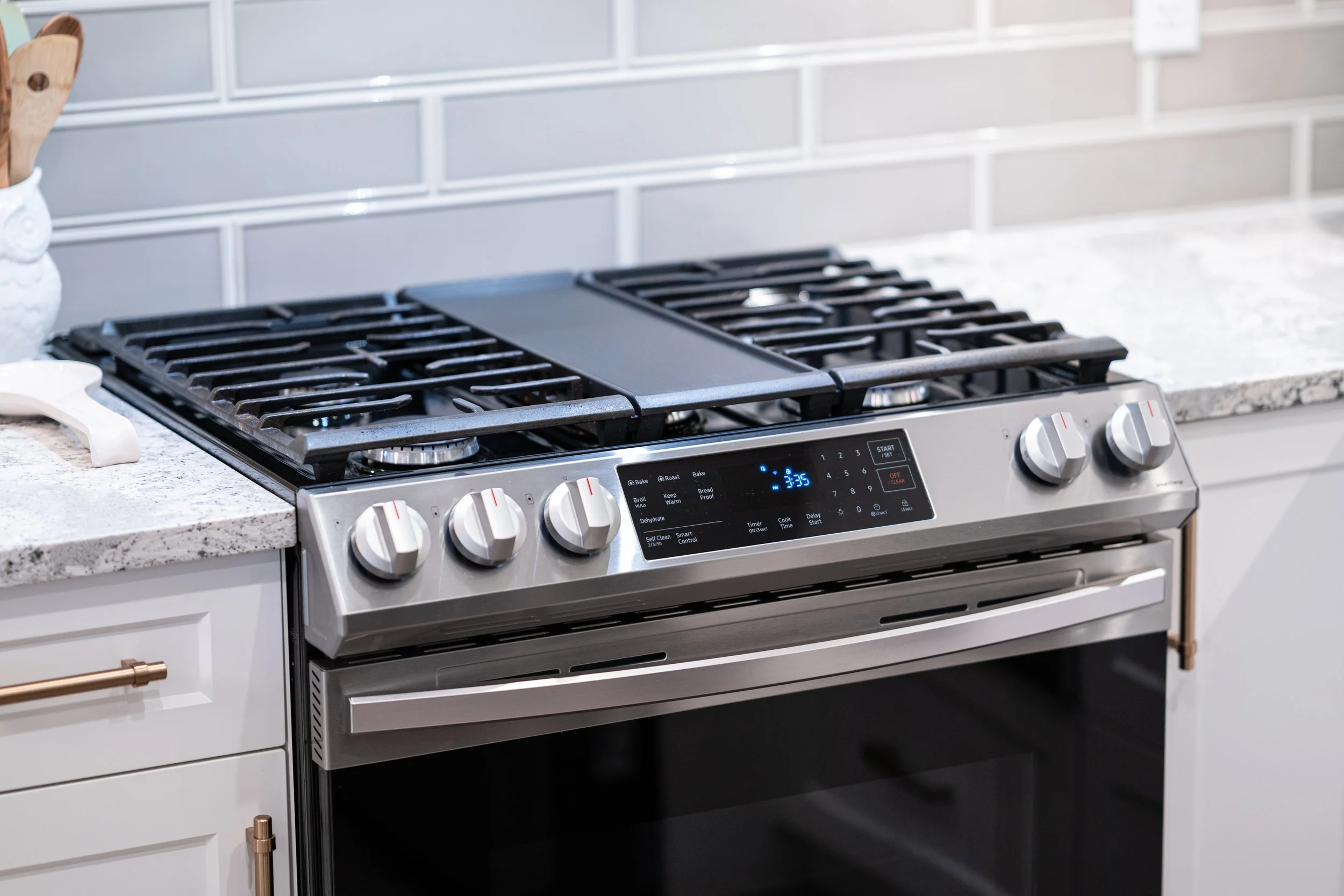 Feature - Gas Range.jpg