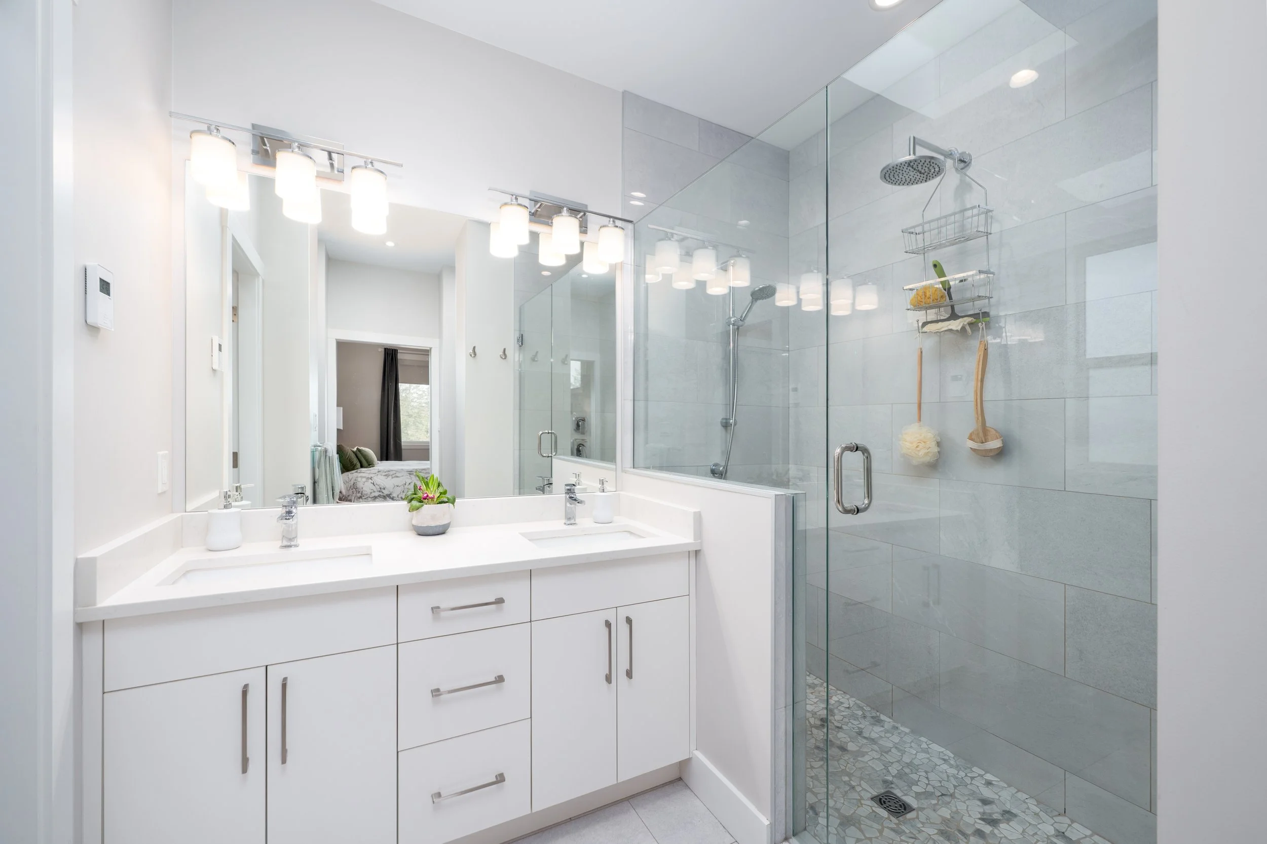 Primary Ensuite 1.jpg