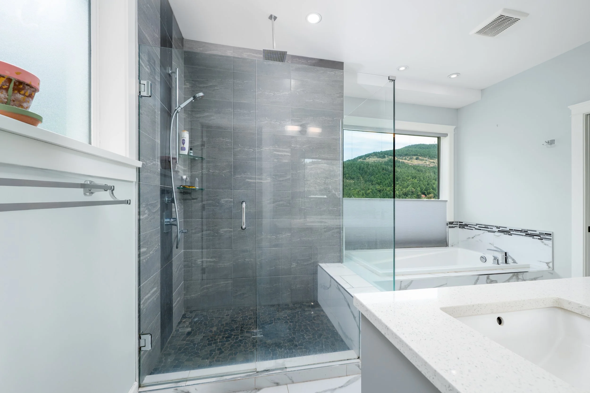 Primary Ensuite 2.jpg