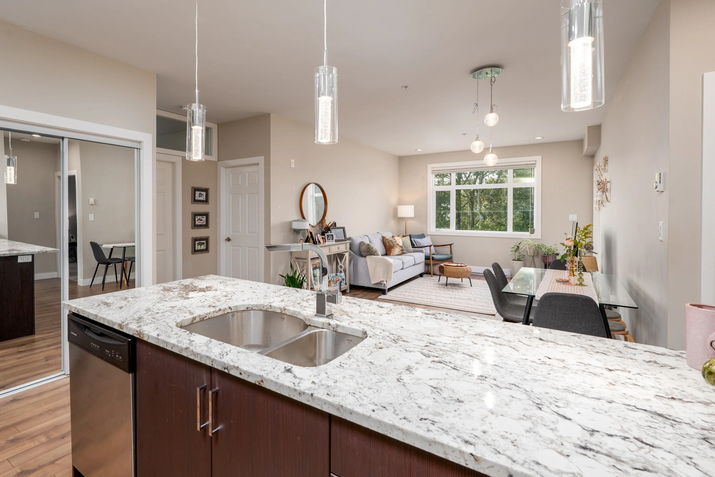 Kitchen to Living 1.jpg