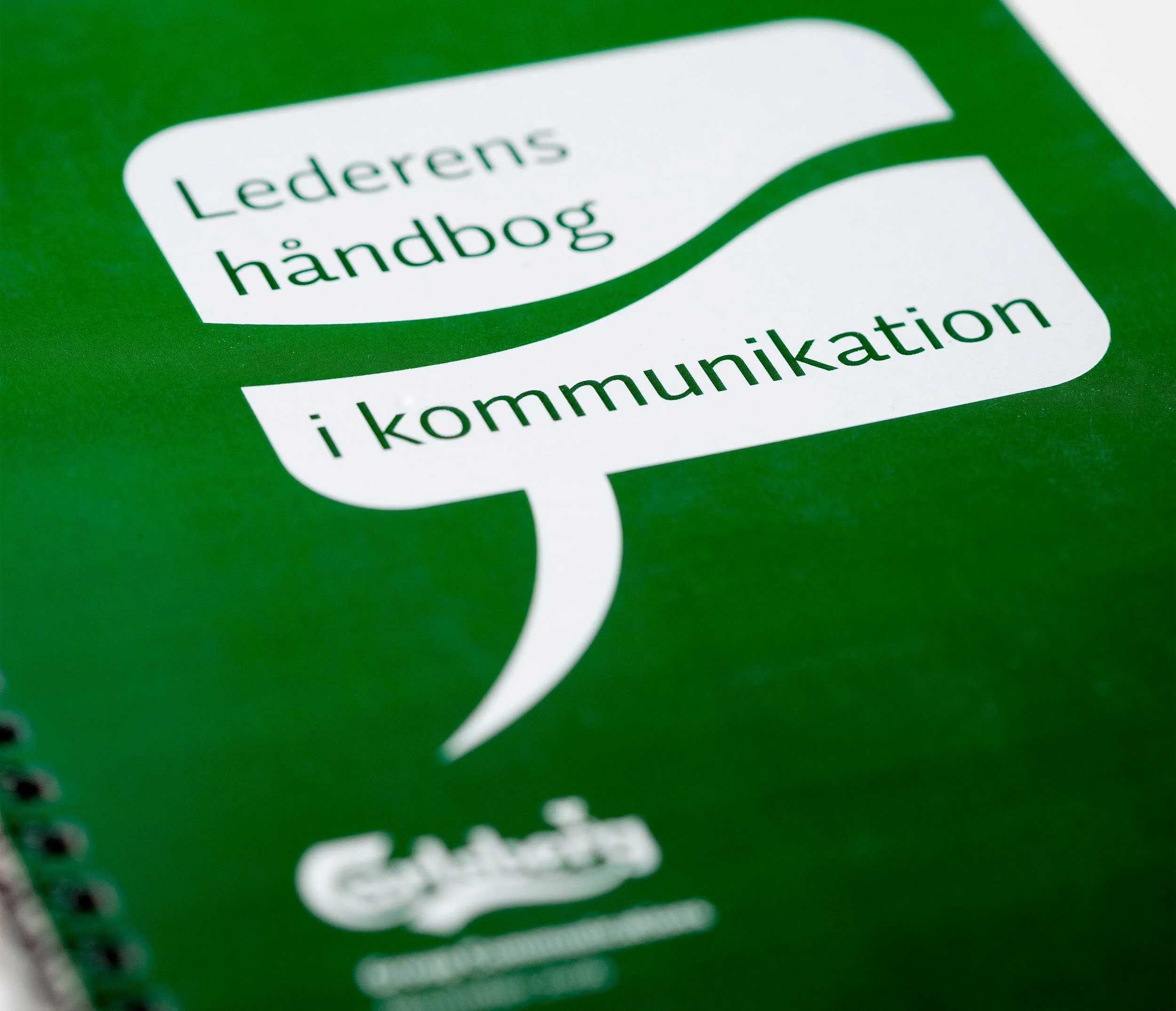 lederens-håndbog-i-kommunikation-cover-design.jpg