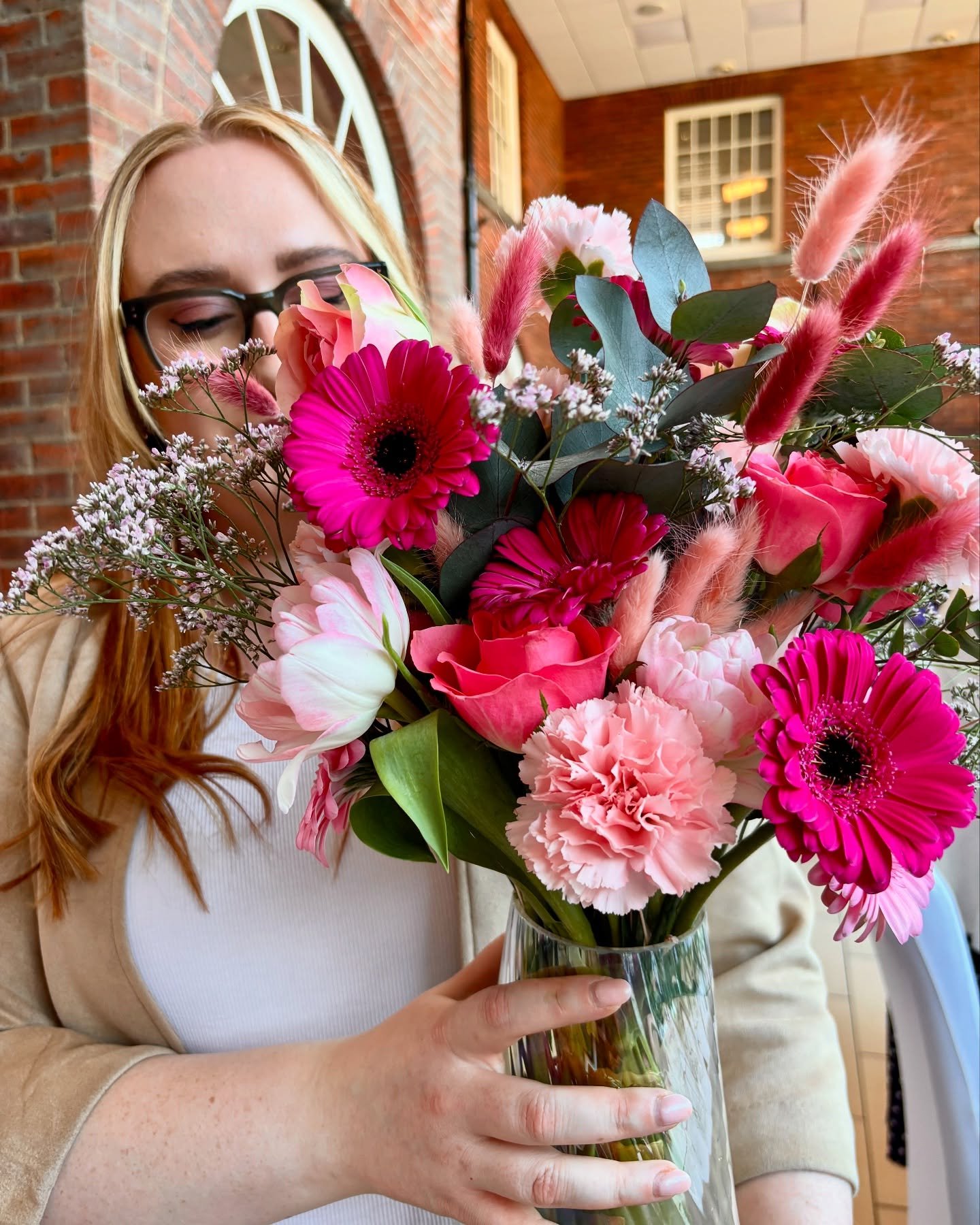 There&rsquo;s nothing better than fresh blooms in the summer &ndash; and we&rsquo;re bringing all the floral joy to Gigi&rsquo;s on Sunday 29th June with another of our flower arranging workshops!

Spend the morning learning floristry techniques usin