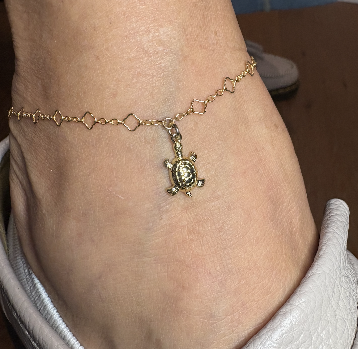 Gold lucky clover anklet with turtle charm
