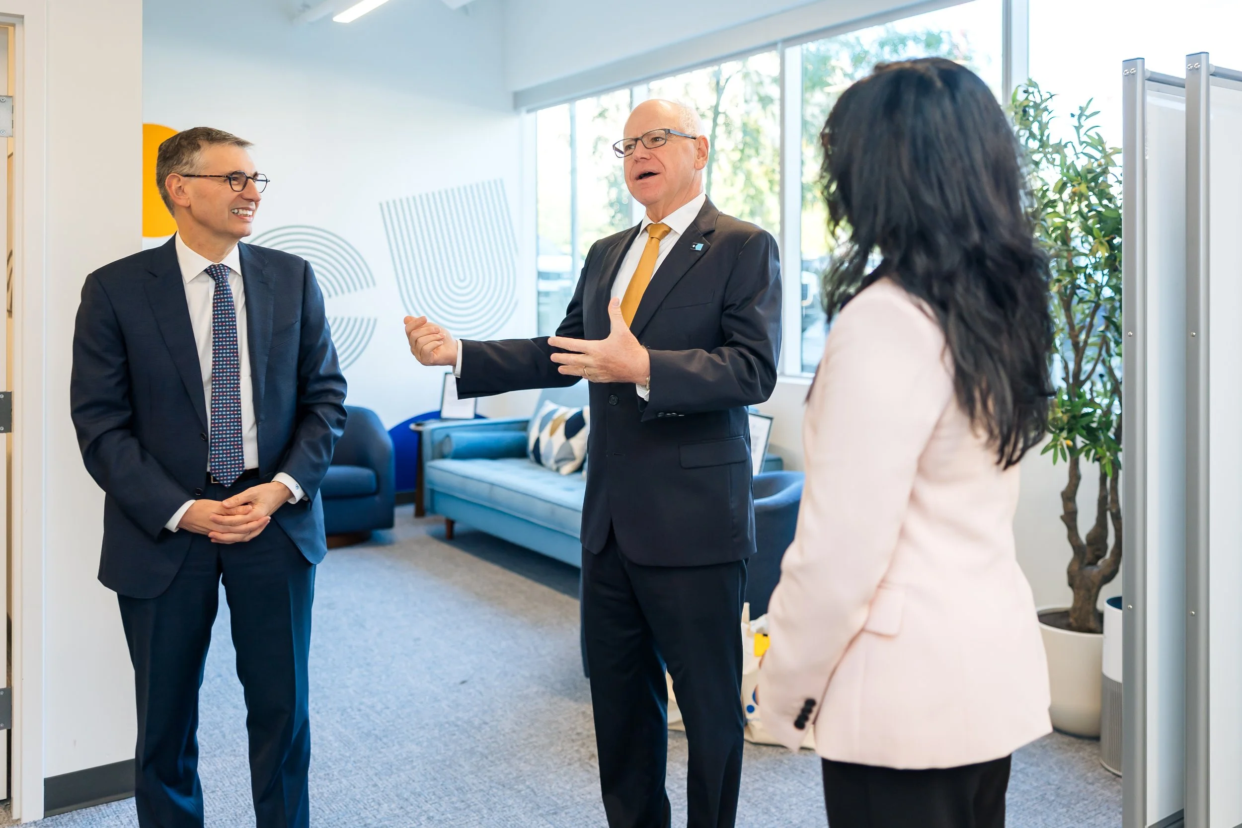 Minnesota Governor Tim Walz and Mayo Clinic CEO Dr. Gianrico Farrugia visited neuRealities