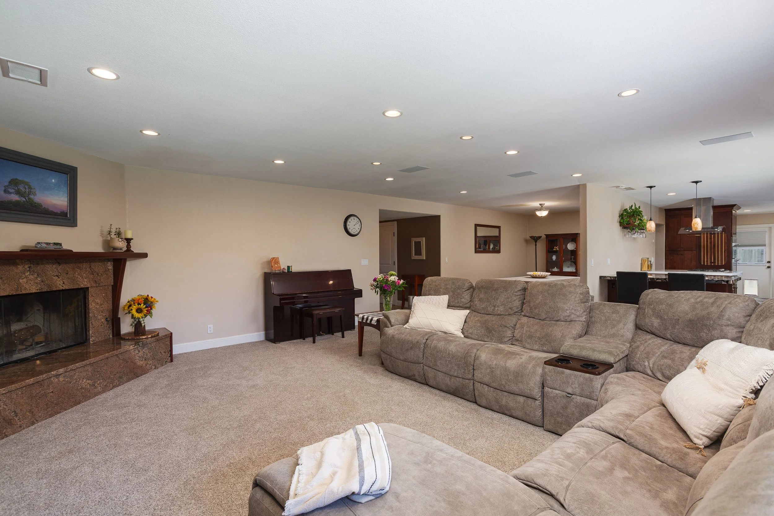 3131 Lincoln Way MLS-29.jpg