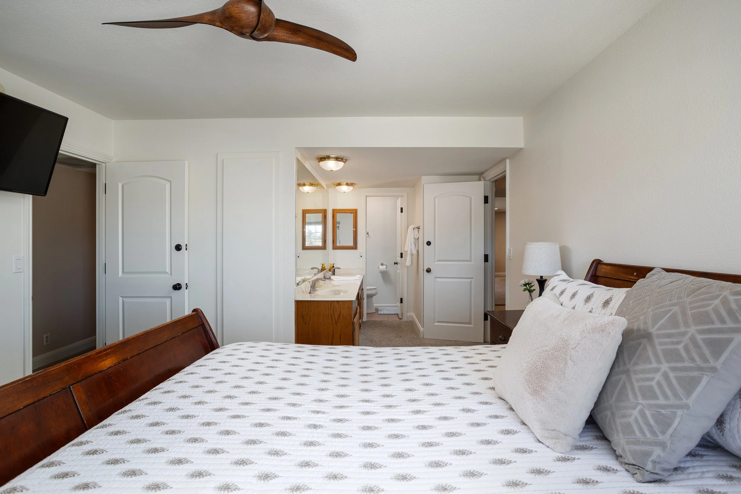 3131 Lincoln Way MLS-19.jpg