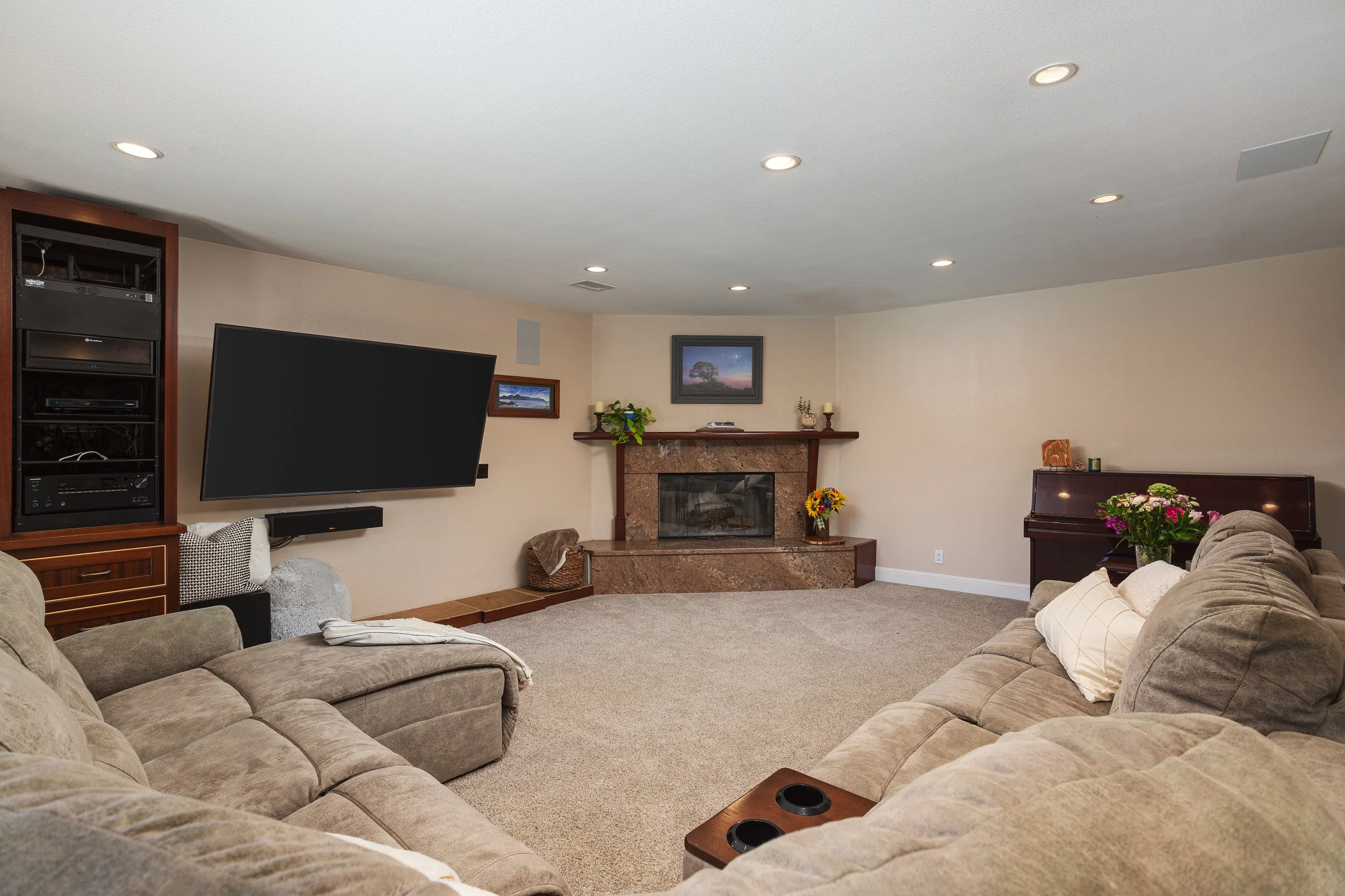 3131 Lincoln Way MLS-21.jpg