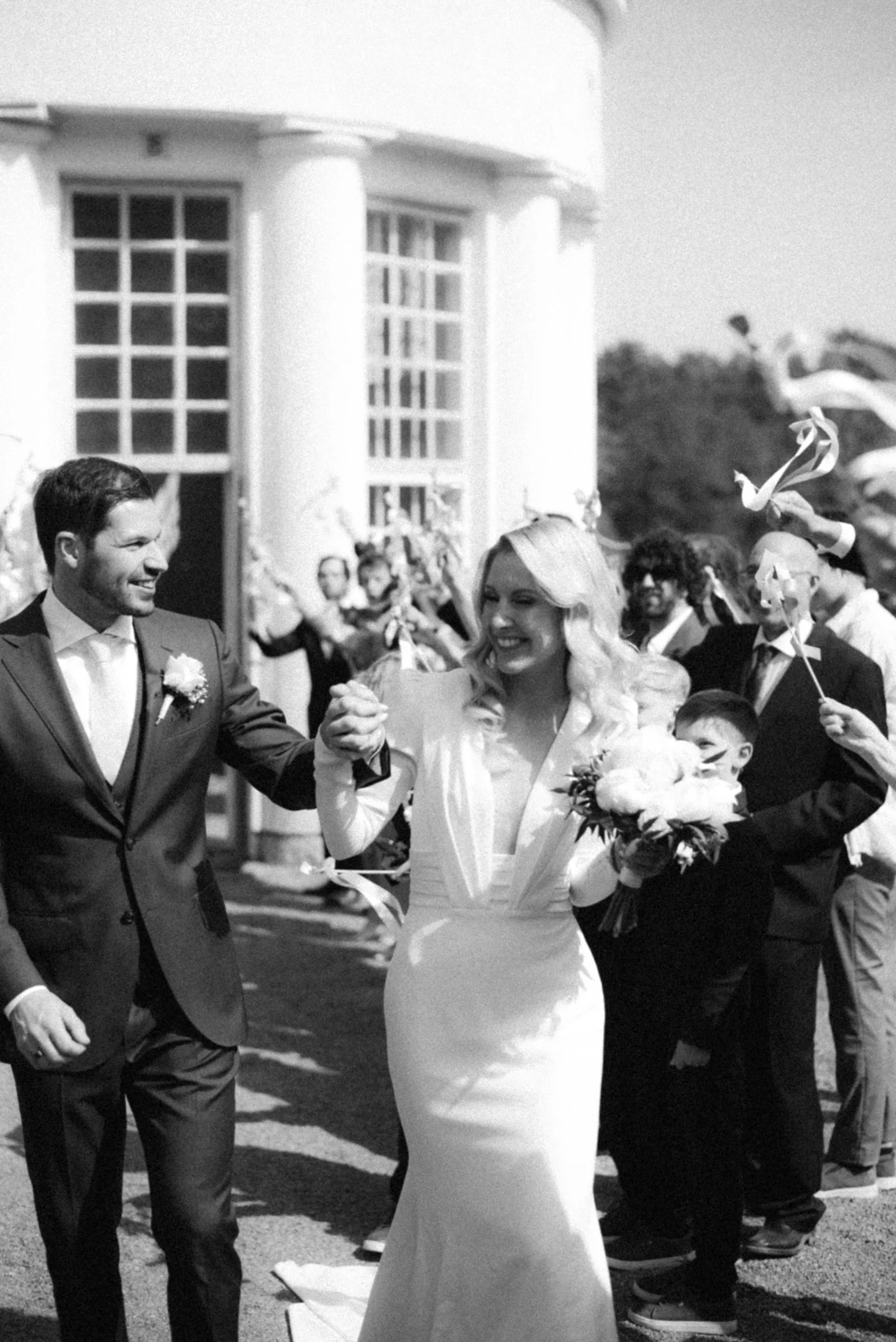 haakuvaajien-haakuvat-2024--5253617-5253623-hannika-gabrielsson-love-filled-summer-wedding.jpg