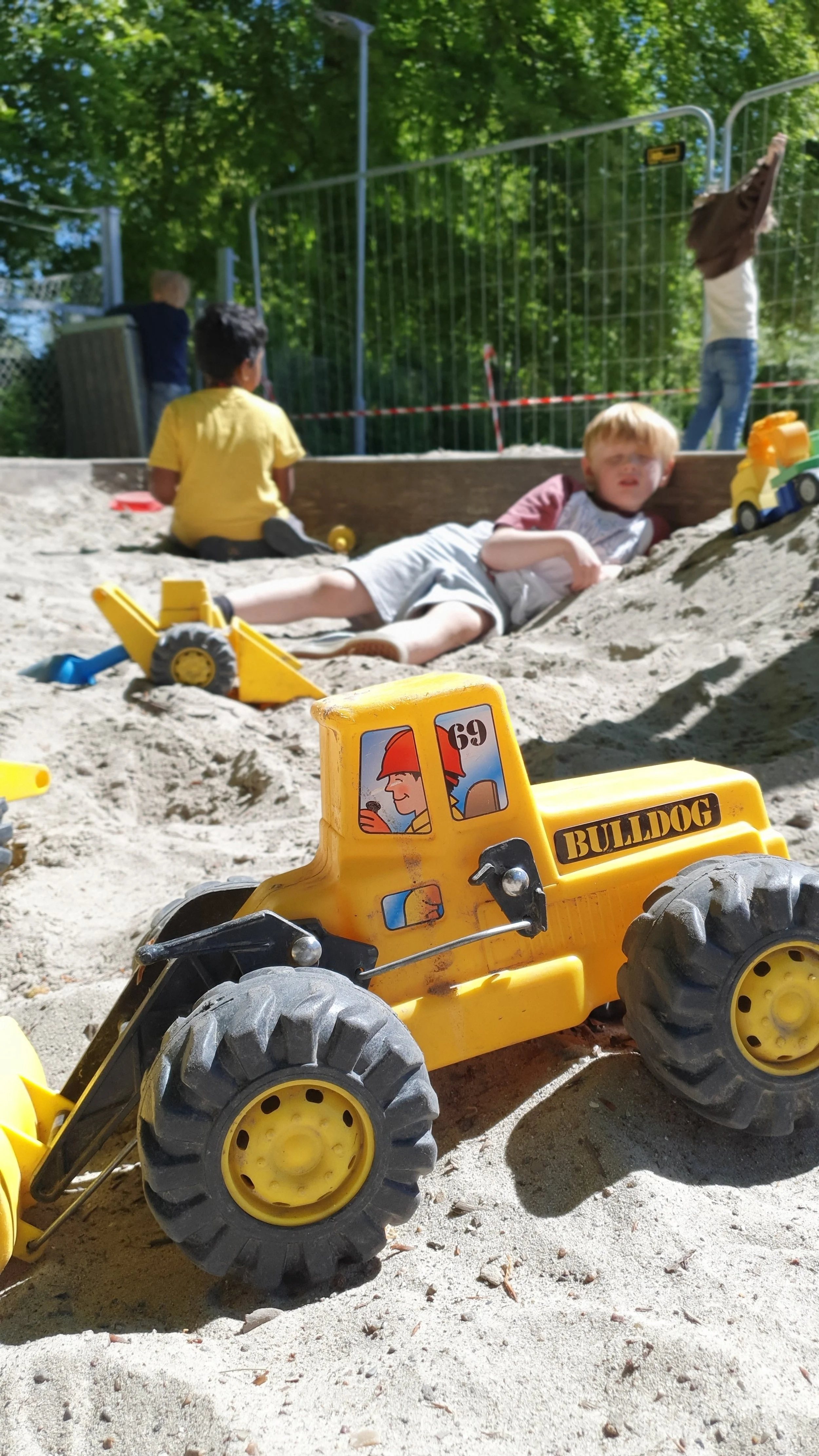 Sandkasse på legepladsen på Skt. Josefs Skole Roskilde