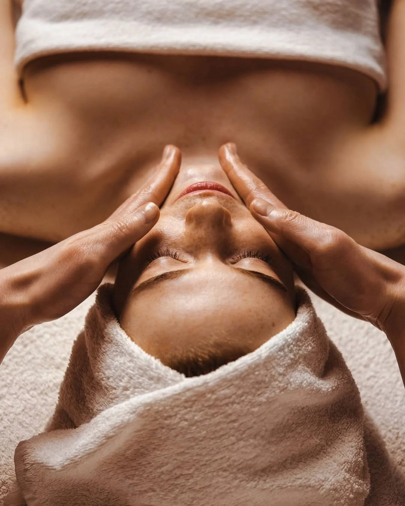 Quench Your Skin This Autumn

As autumn rolls in and the air turns crisp, our skin often begins to feel the change too &mdash; dry, tight, and in need of some serious hydration. 

It&rsquo;s the perfect time to treat yourself to our most nourishing f