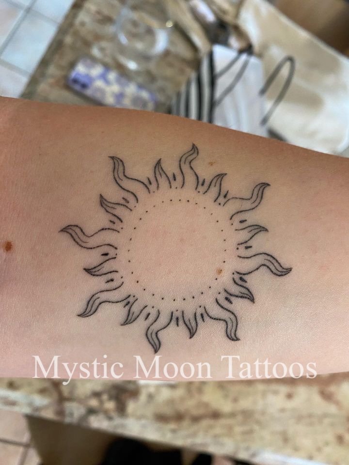 Beautiful crisp heal, on a nice simplistic sun! Client sent.