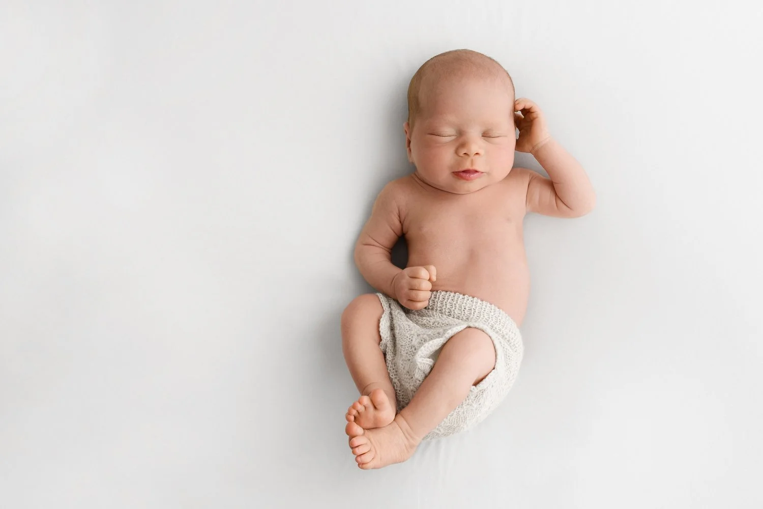 Individual identical newborn twin portrait by Ally Stuart-Ross Mabel and Moose Education