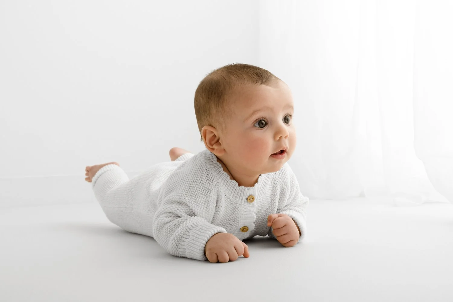 4 month old baby tummy time portrait by Ally Stuart-Ross Mabel and Moose Education