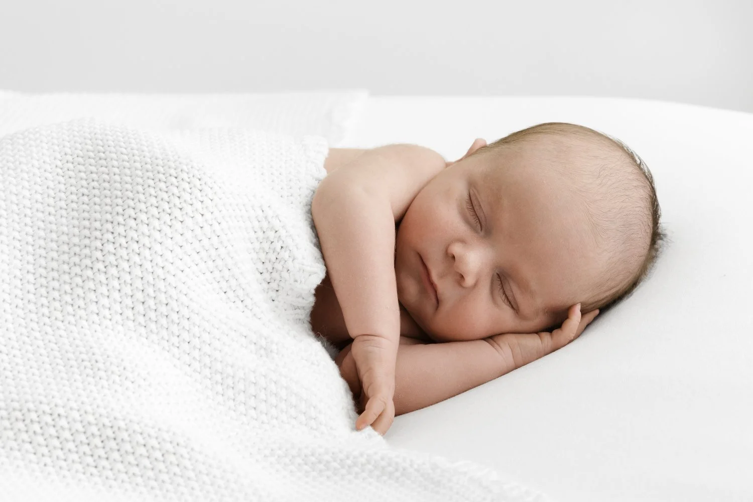 Newborn baby session natural light by Ally Stuart-Ross Mabel and Moose Education