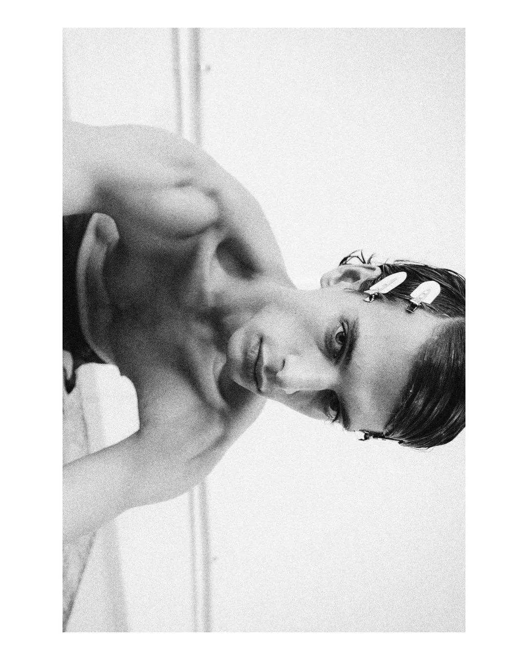 modelo @raulverdu_
fotografo @joaquin_montrasi 
hair @sugu.mp4
styling @gerva.mu
space @casamou_ra