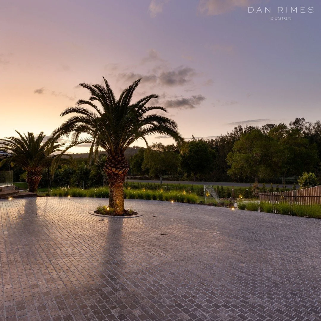 Kurrohmin house 

Landscape Architect: @danrimesdesign
Builder: @mkbuildingandrennovations
Landscaping: @empirelandscapegc 
Photos: @gcmediahouse