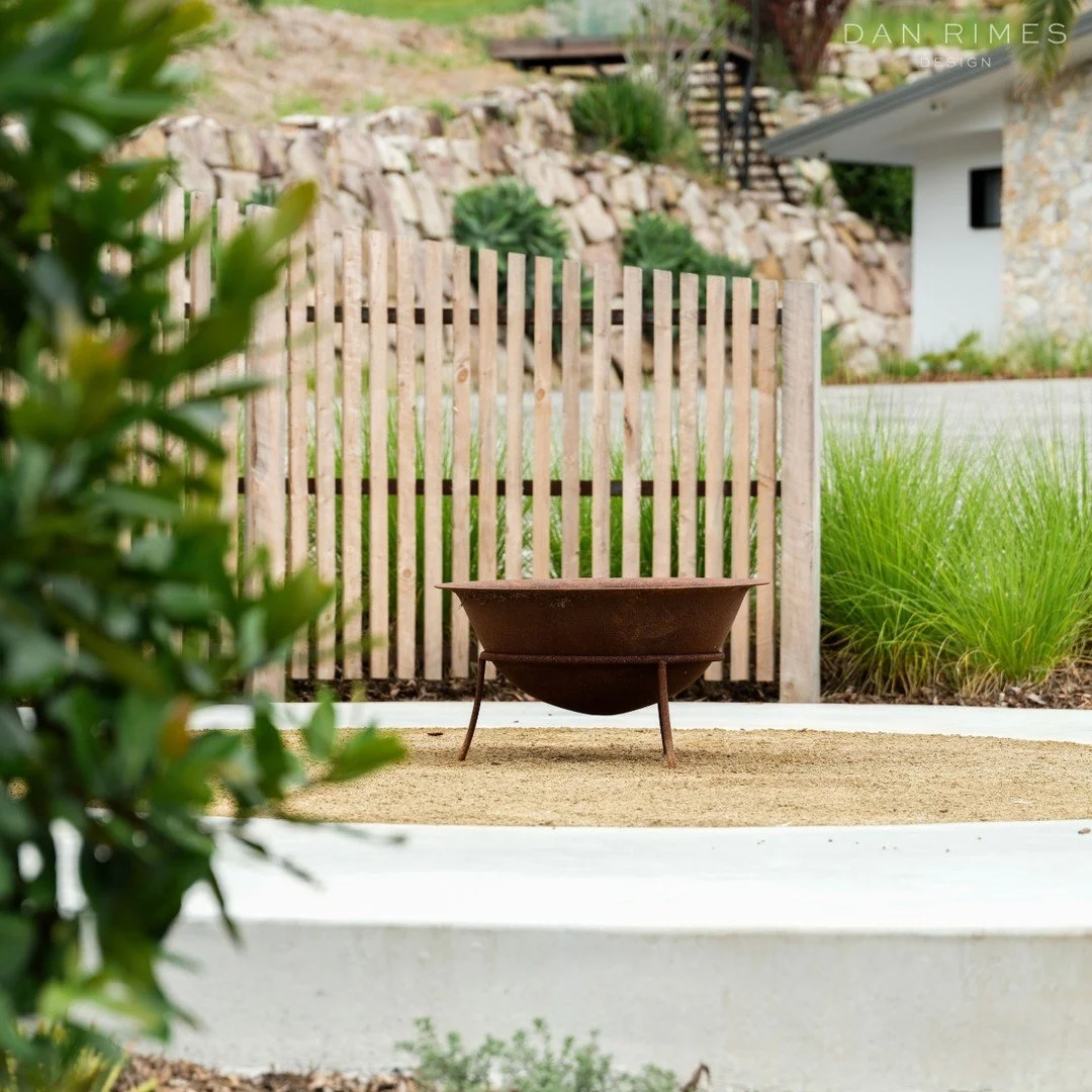 Kurrohmin house 

Landscape Architect: @danrimesdesign
Builder: @mkbuildingandrennovations
Landscaping: @empirelandscapegc 
Photos: @gcmediahouse