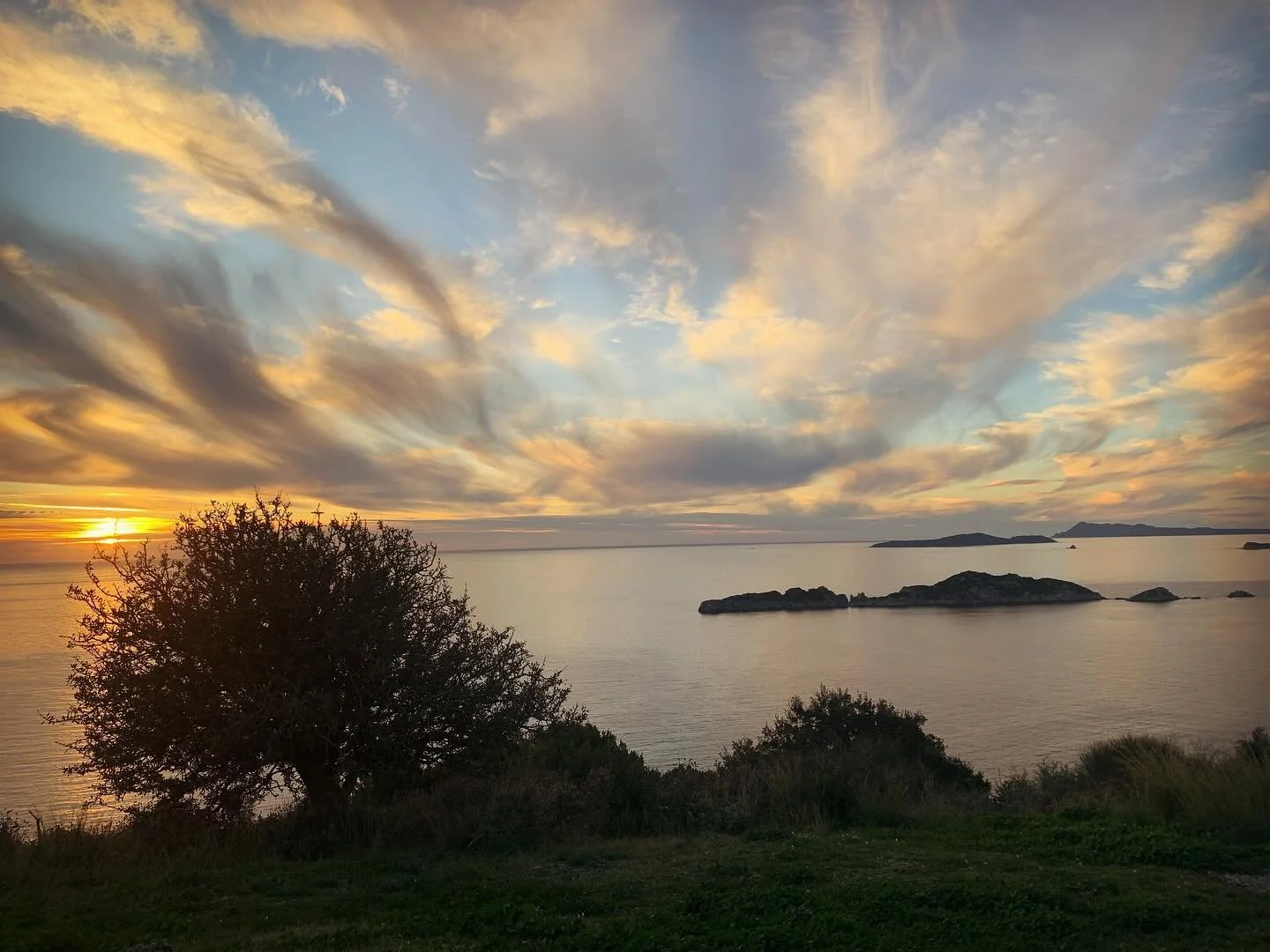 Afionas sunset view !!🌅 #aniviacarrental #corfu #corfuislandgreece #travelgram #afionas #afionasvillage #travelaroundcorfu #rentacar #rentacarcorfu #view