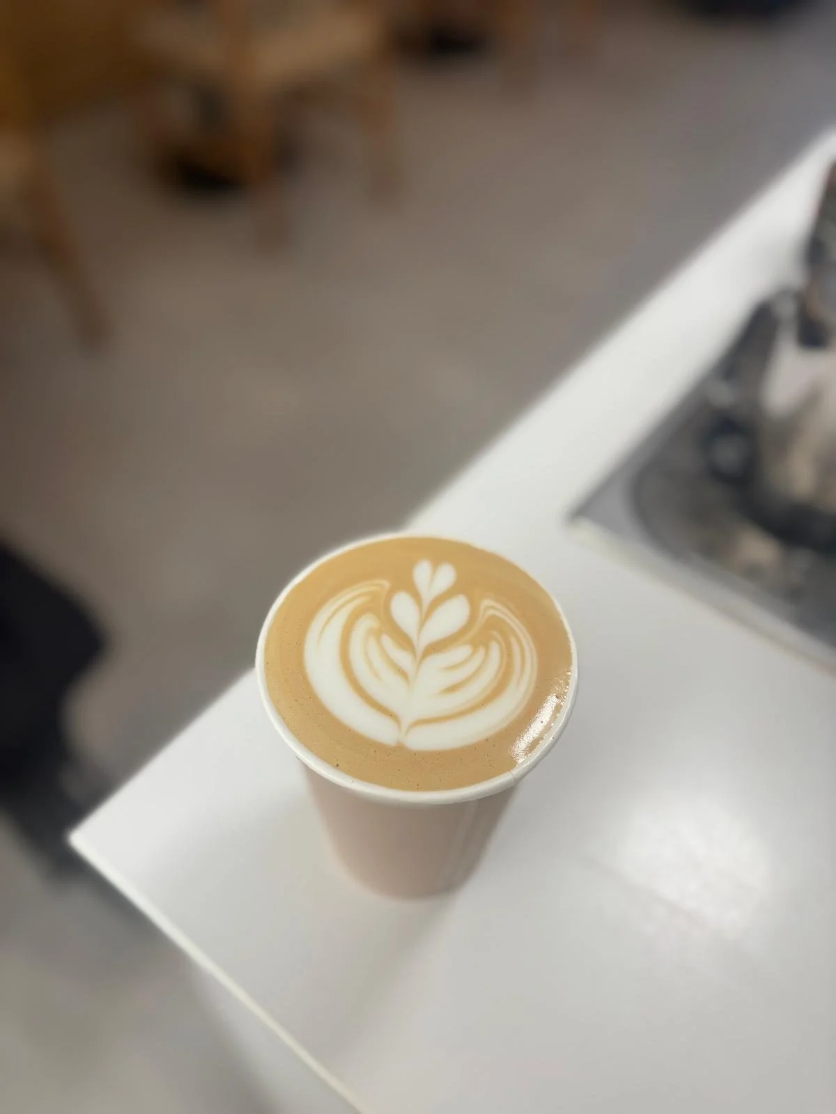 Some pretty pours on a rainy day ☔️

Credit to @hannnahbanana__ for the pics and the pours 

#coffeehouse #coffeeshop #scottishcoffee #localcoffee #specialitycoffee