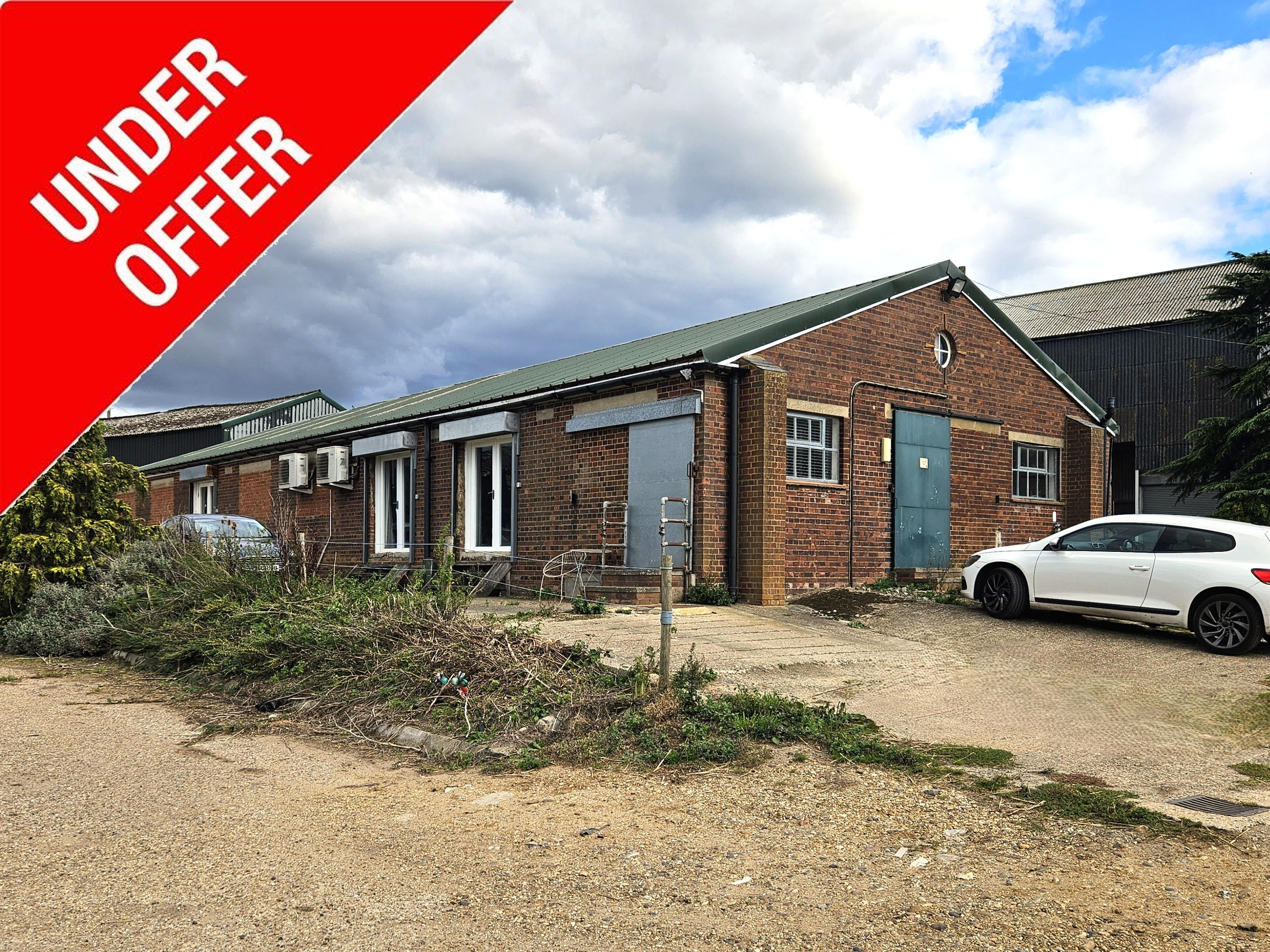 Blackbirds Farm, Aldenham, Watford - £3250 pcm